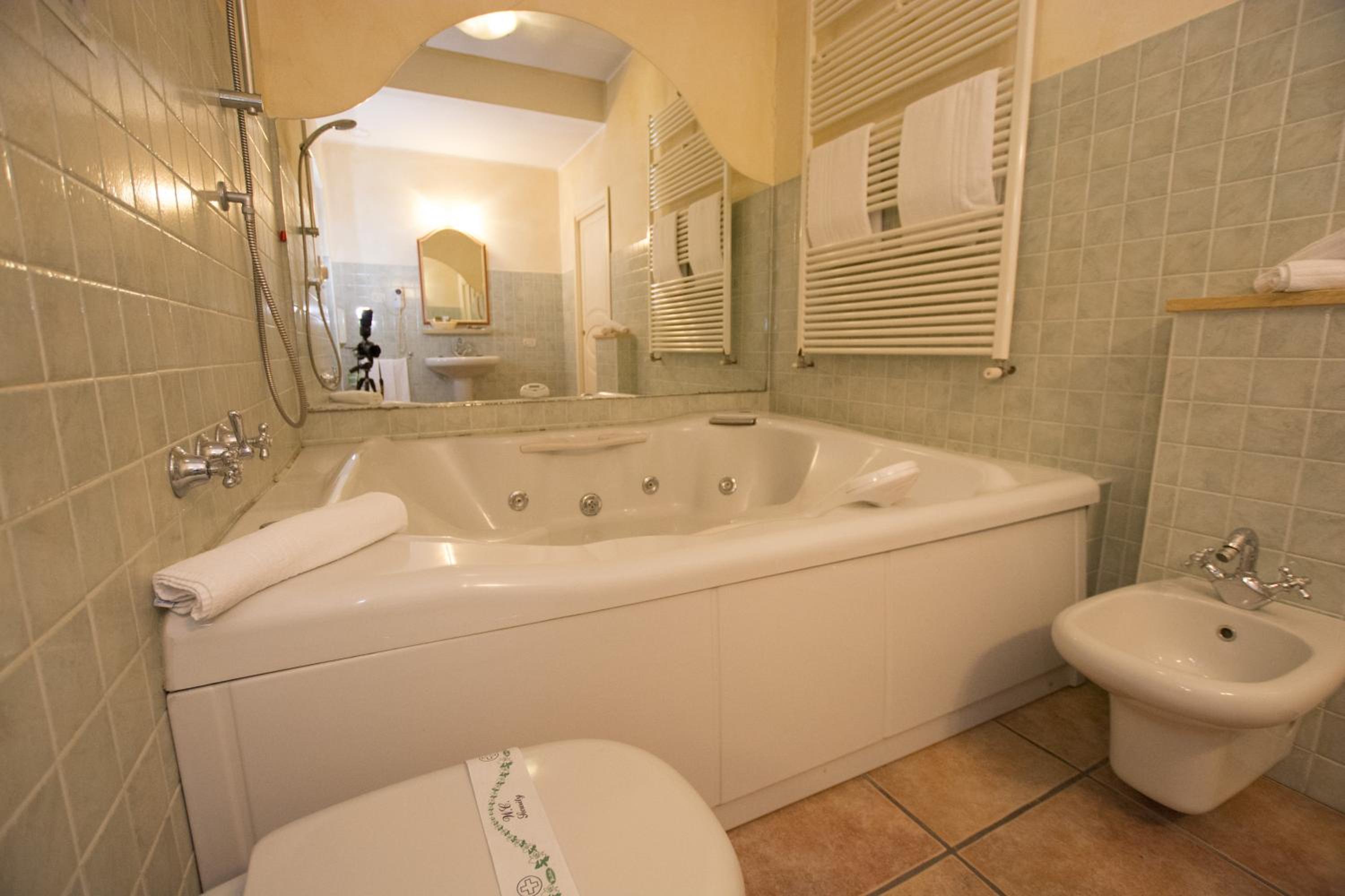 Double Room - Single Use photo 3