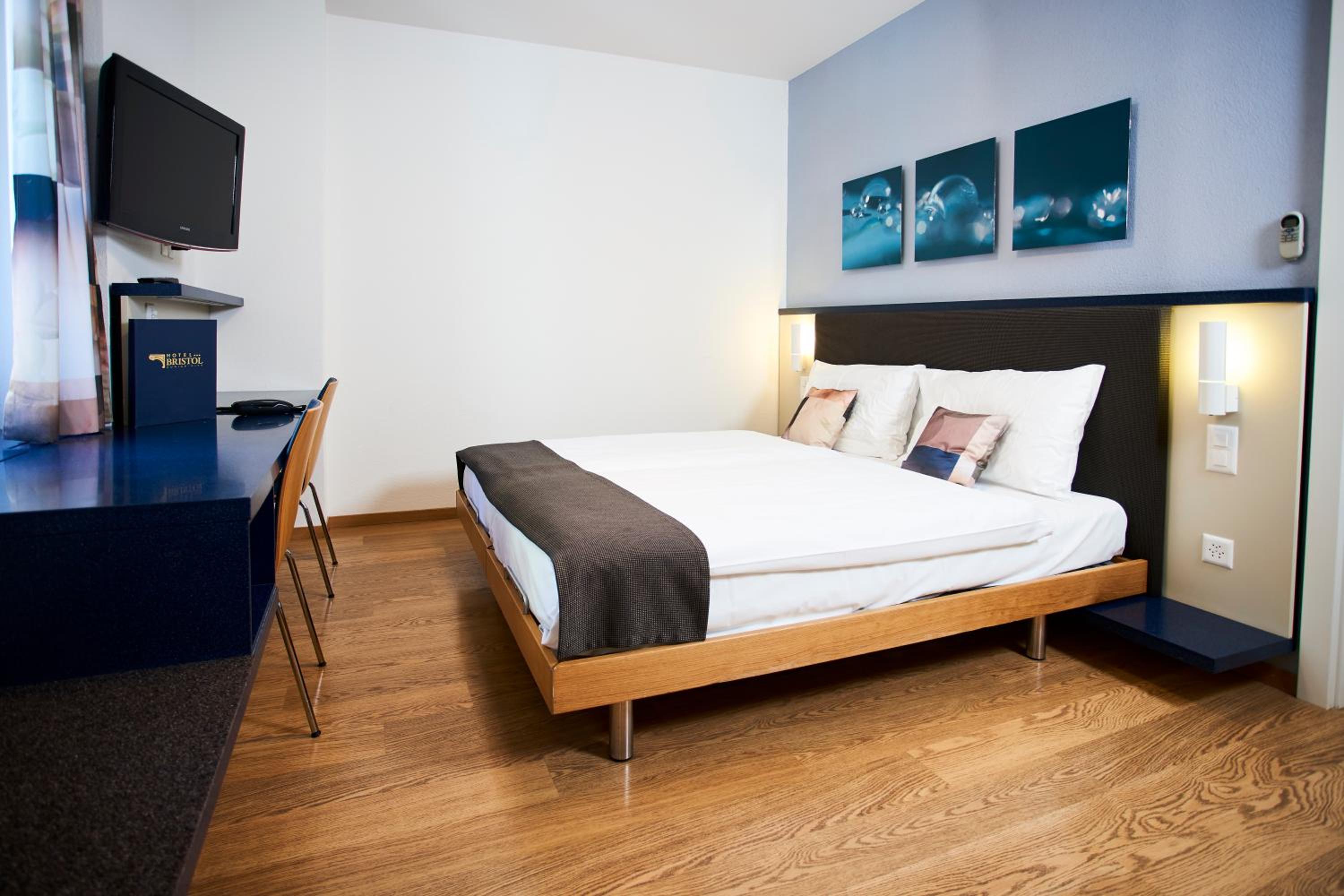 Double Room with Kingsize Bed - Photo 1
