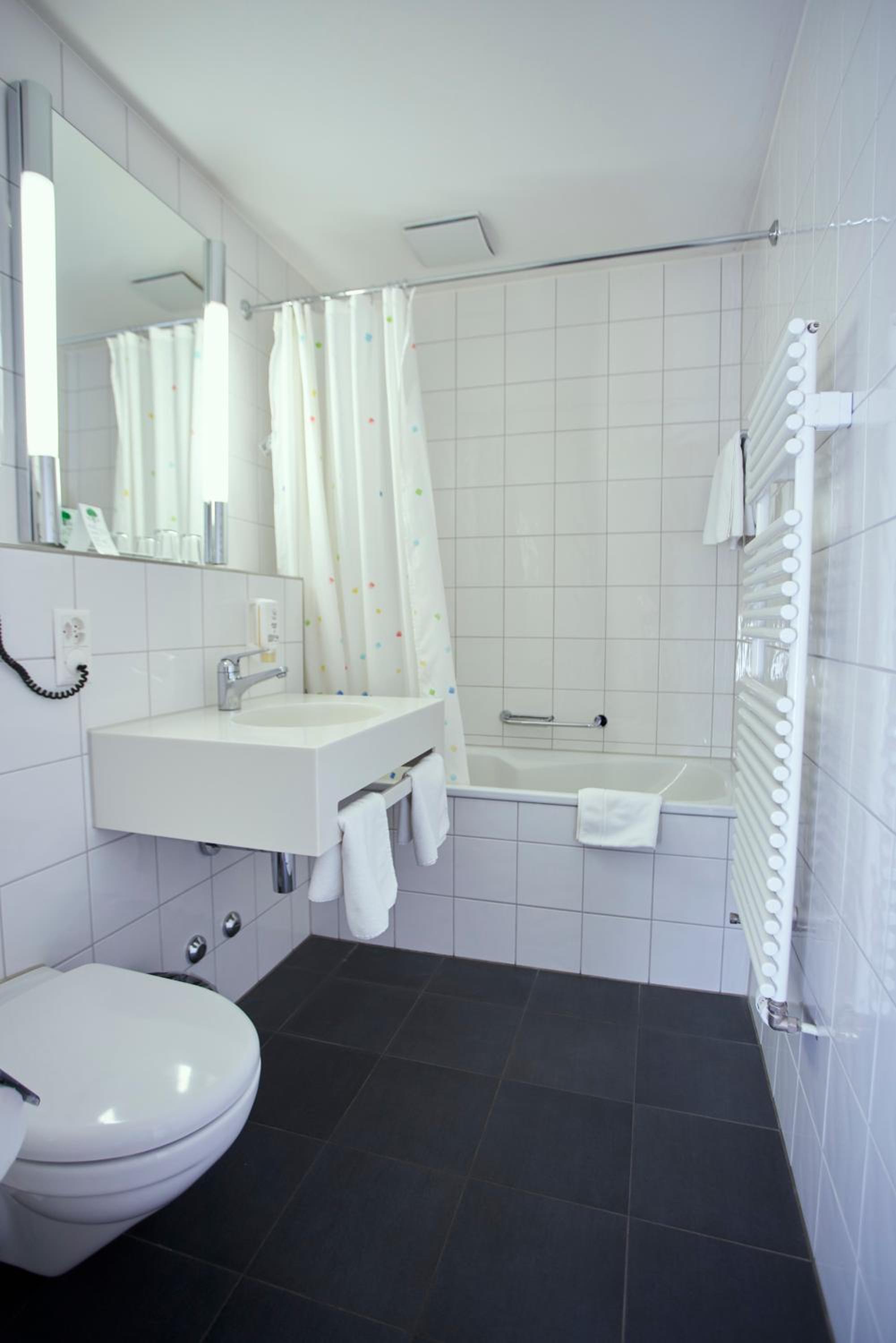 Double Room with Kingsize Bed - Photo 3