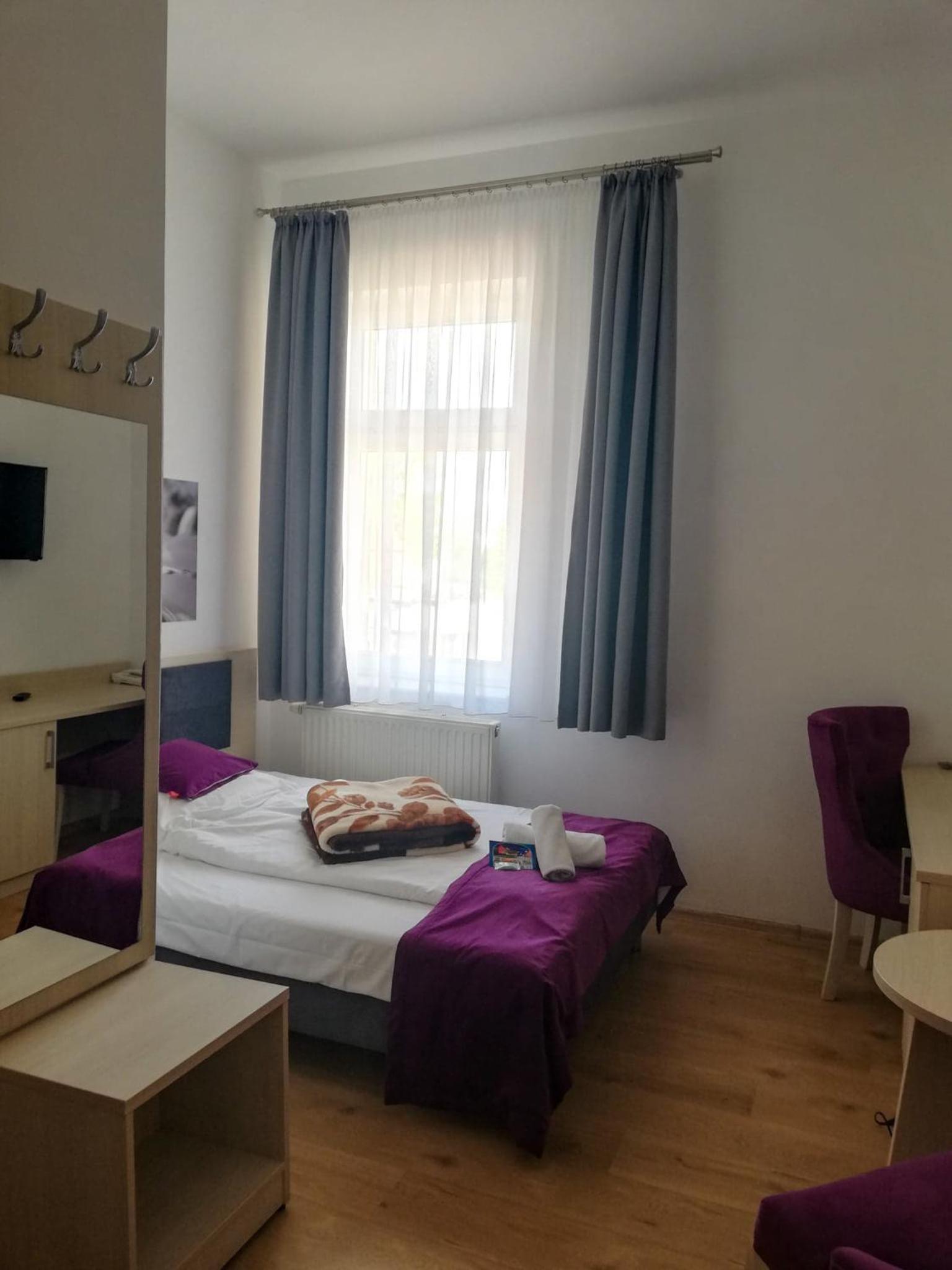 Single Room photo 1