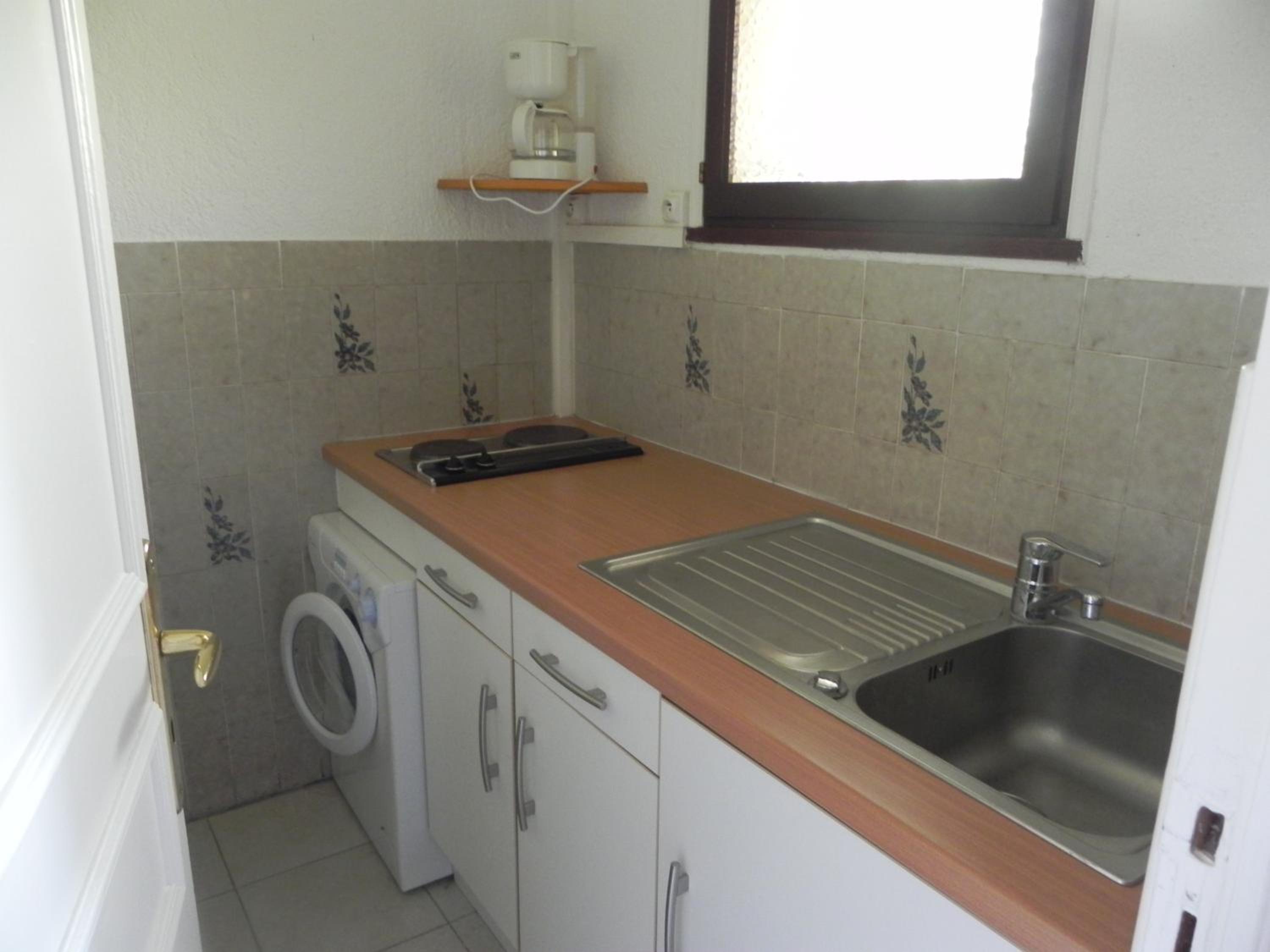 One-Bedroom Apartment (4 Adults) photo 2