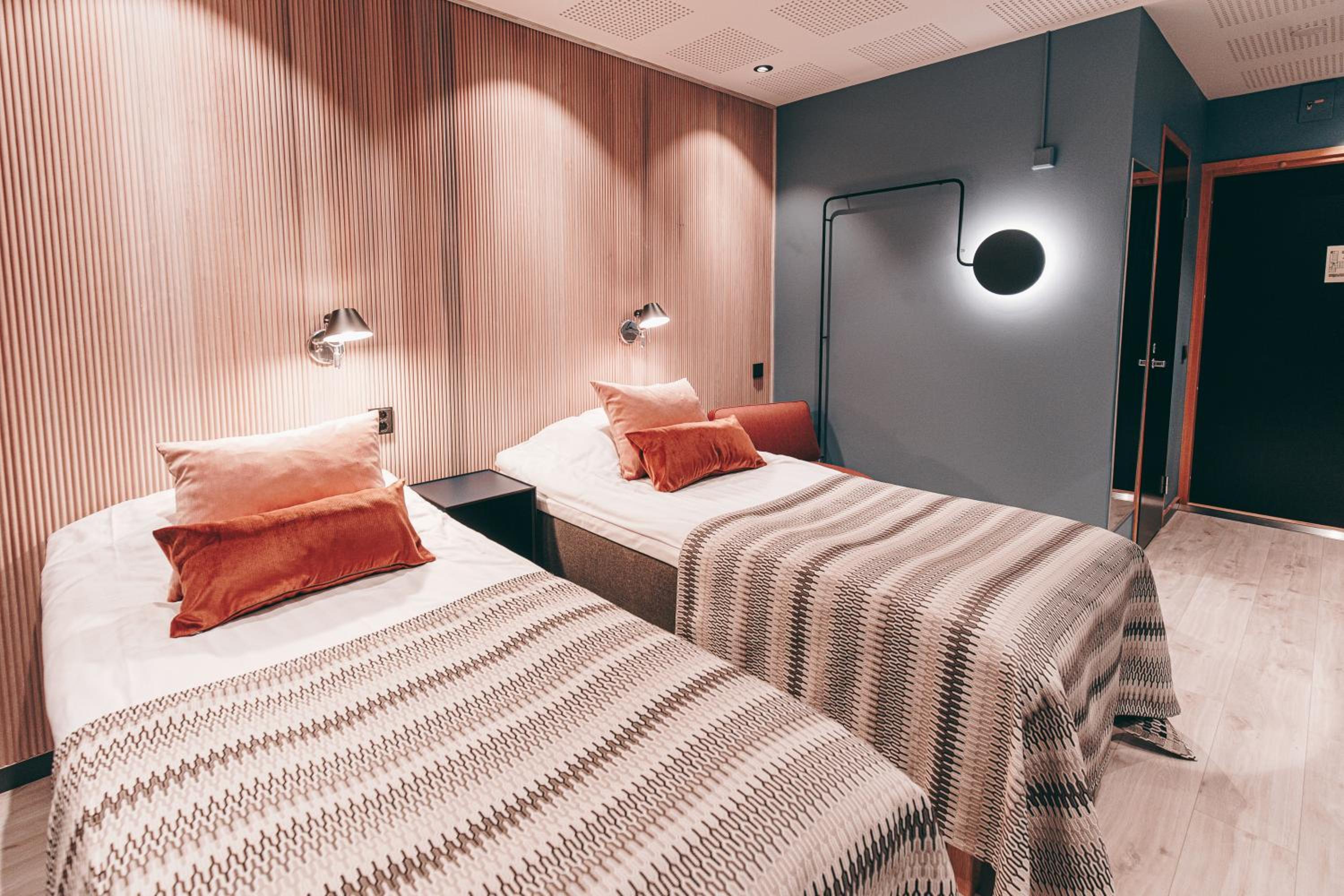 Twin Room - Photo 2