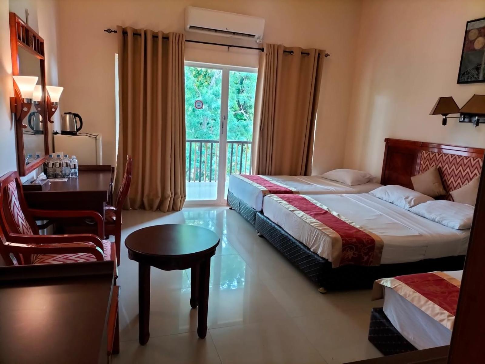 Deluxe Family Room