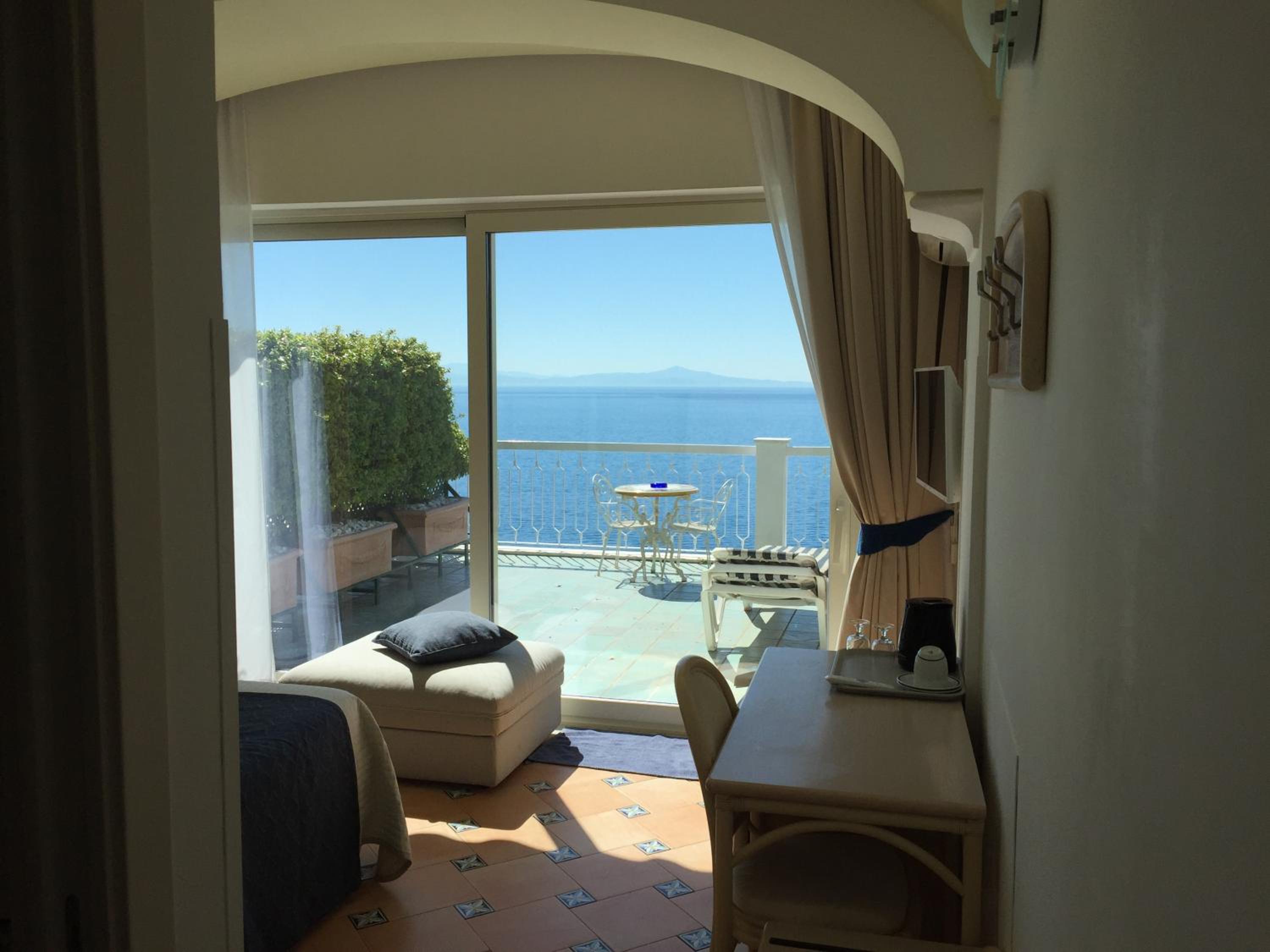 Junior Suite with Sea View (2 Adults) - Photo 6