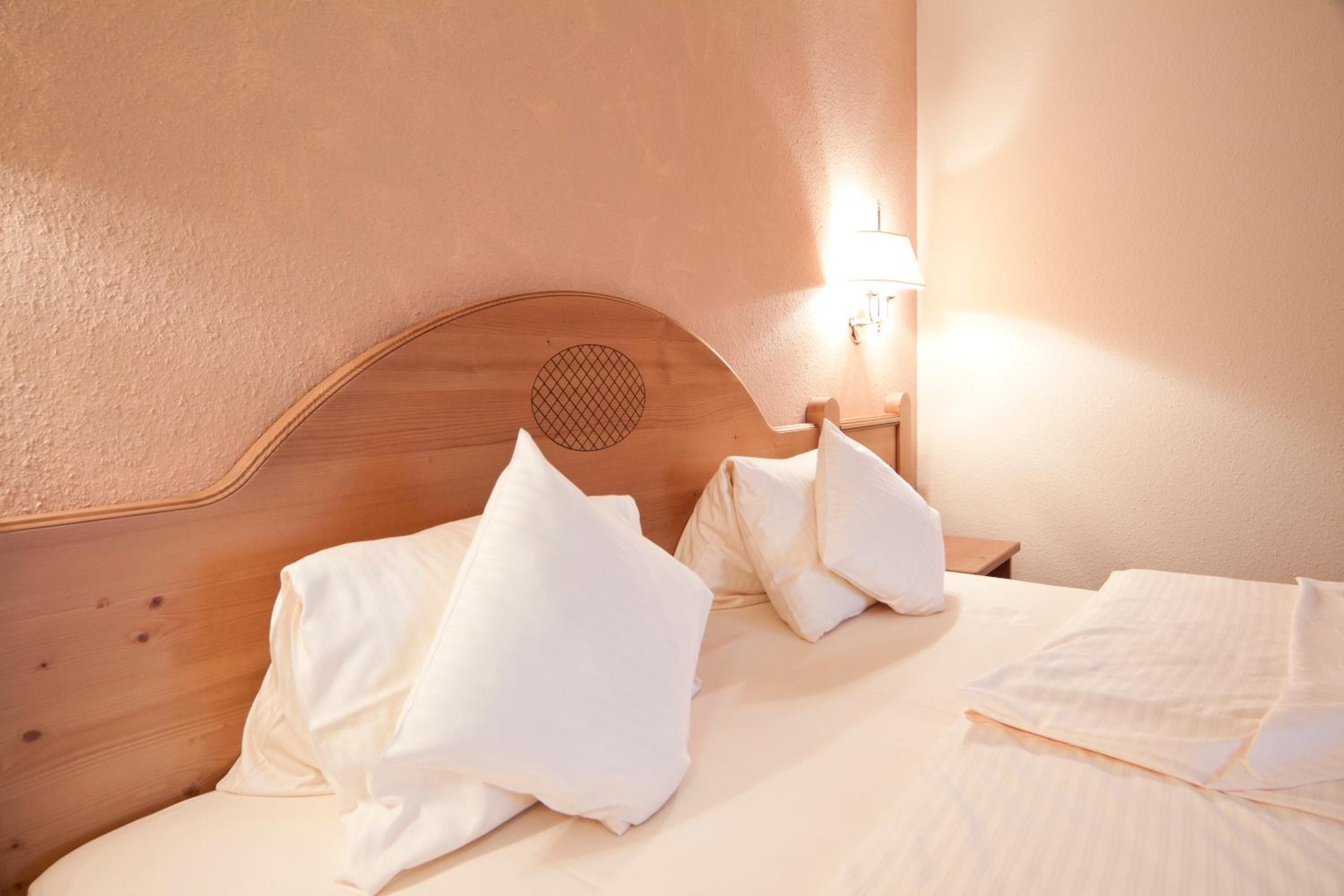 Family Junior Suite (2 Adults + 1 Child) photo 2