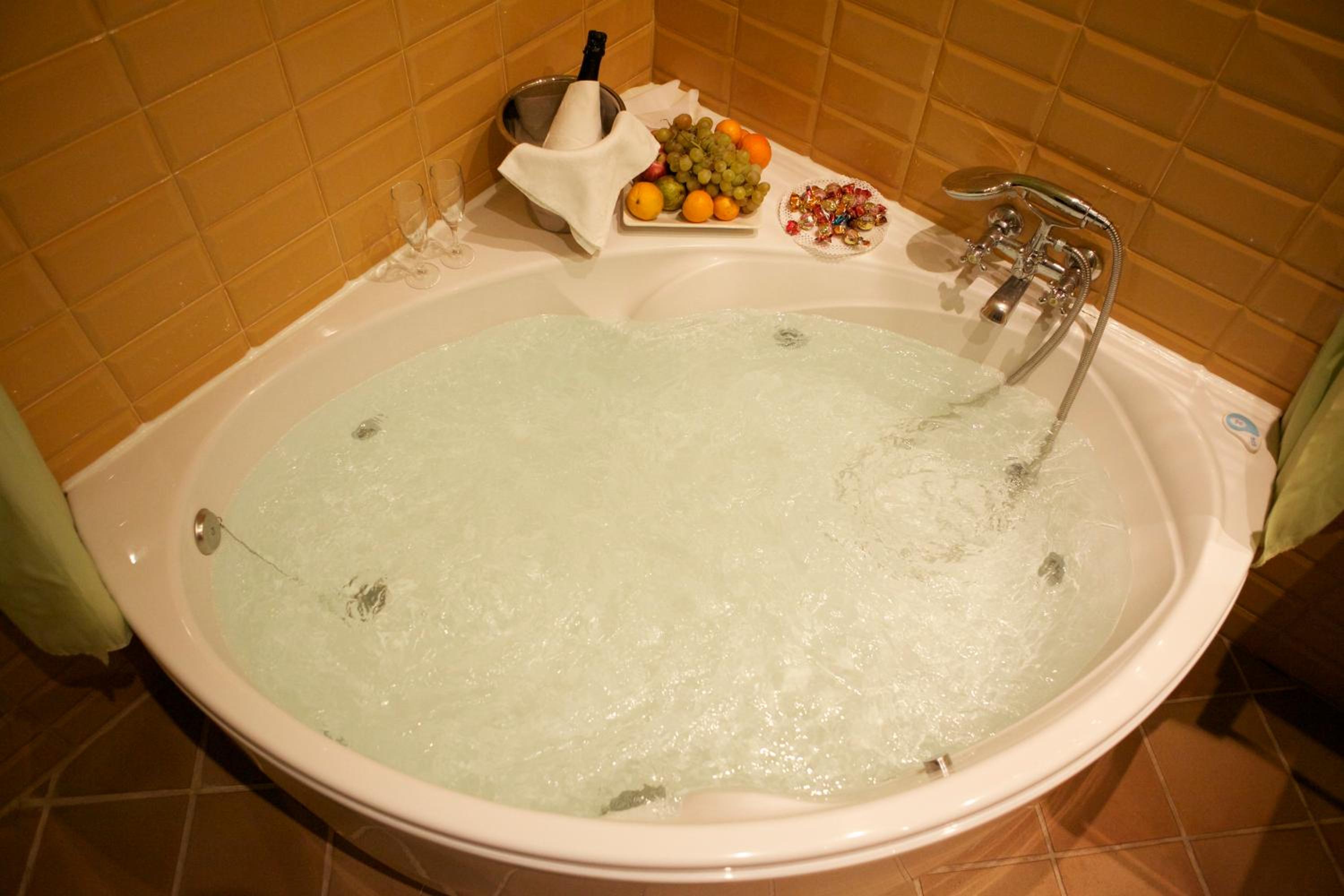 King Room with Spa Bath photo 2