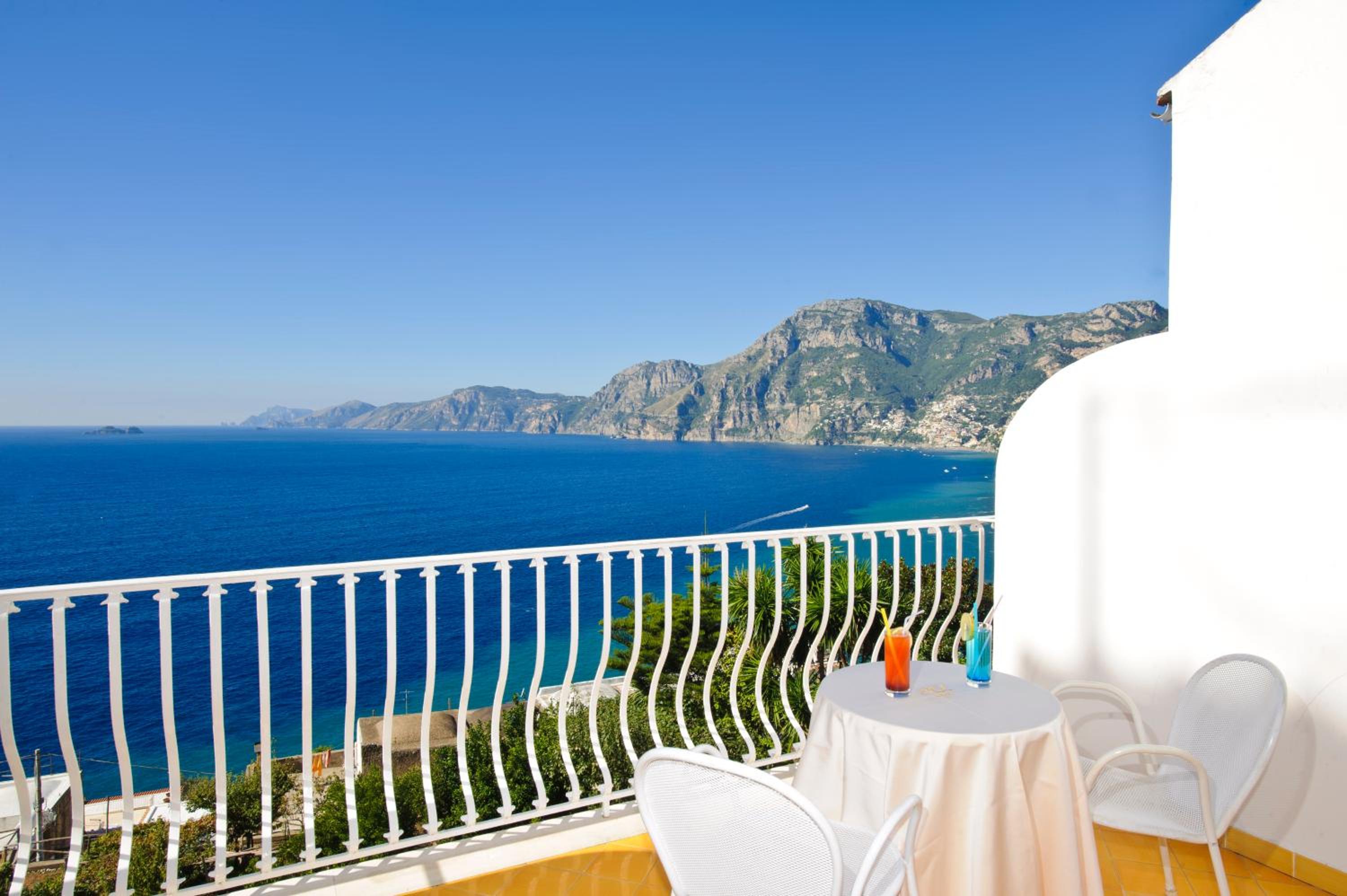 Classic Quadruple Room with Terrace and Sea View photo 3