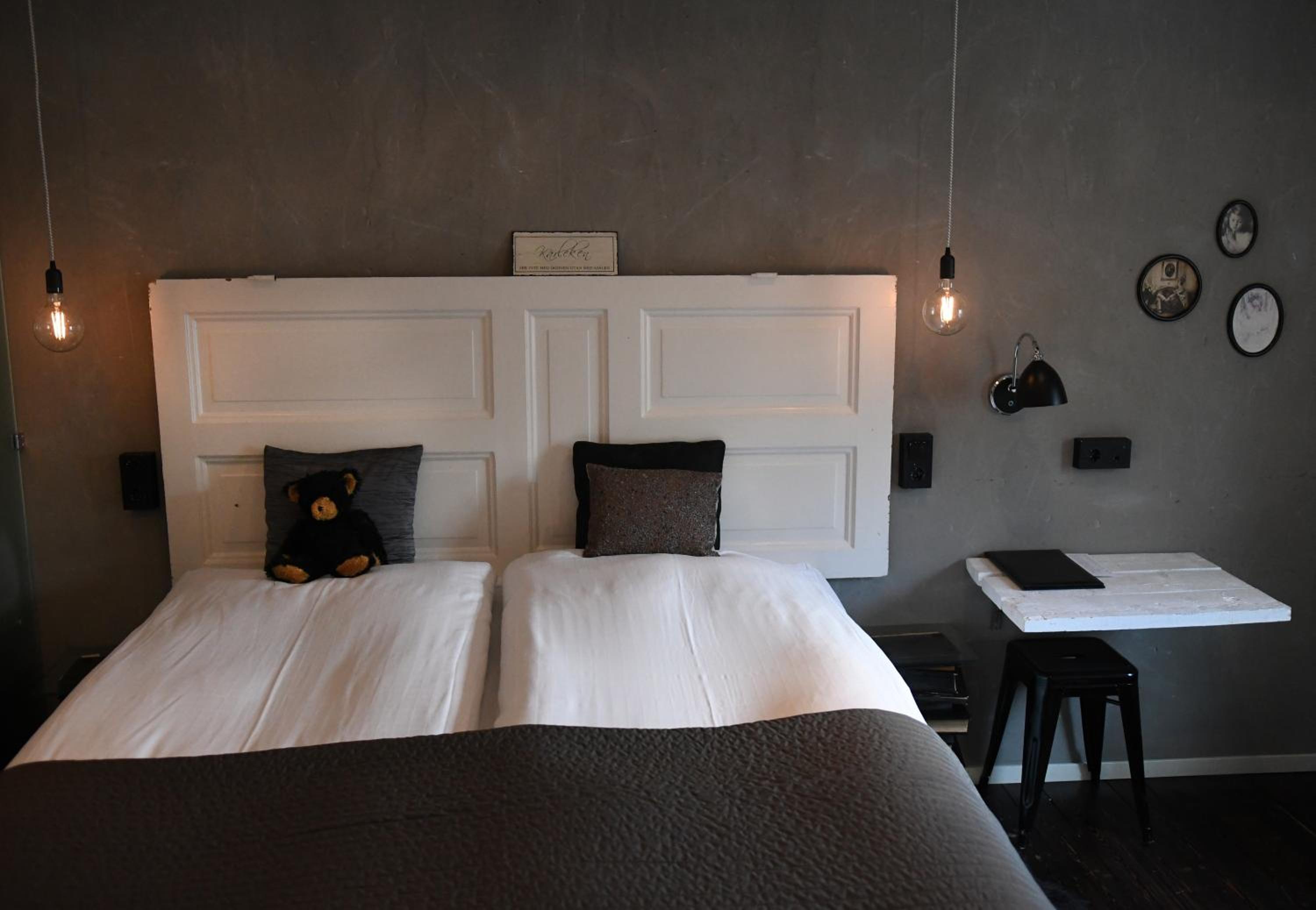 Deluxe Double Room - Photo 8
