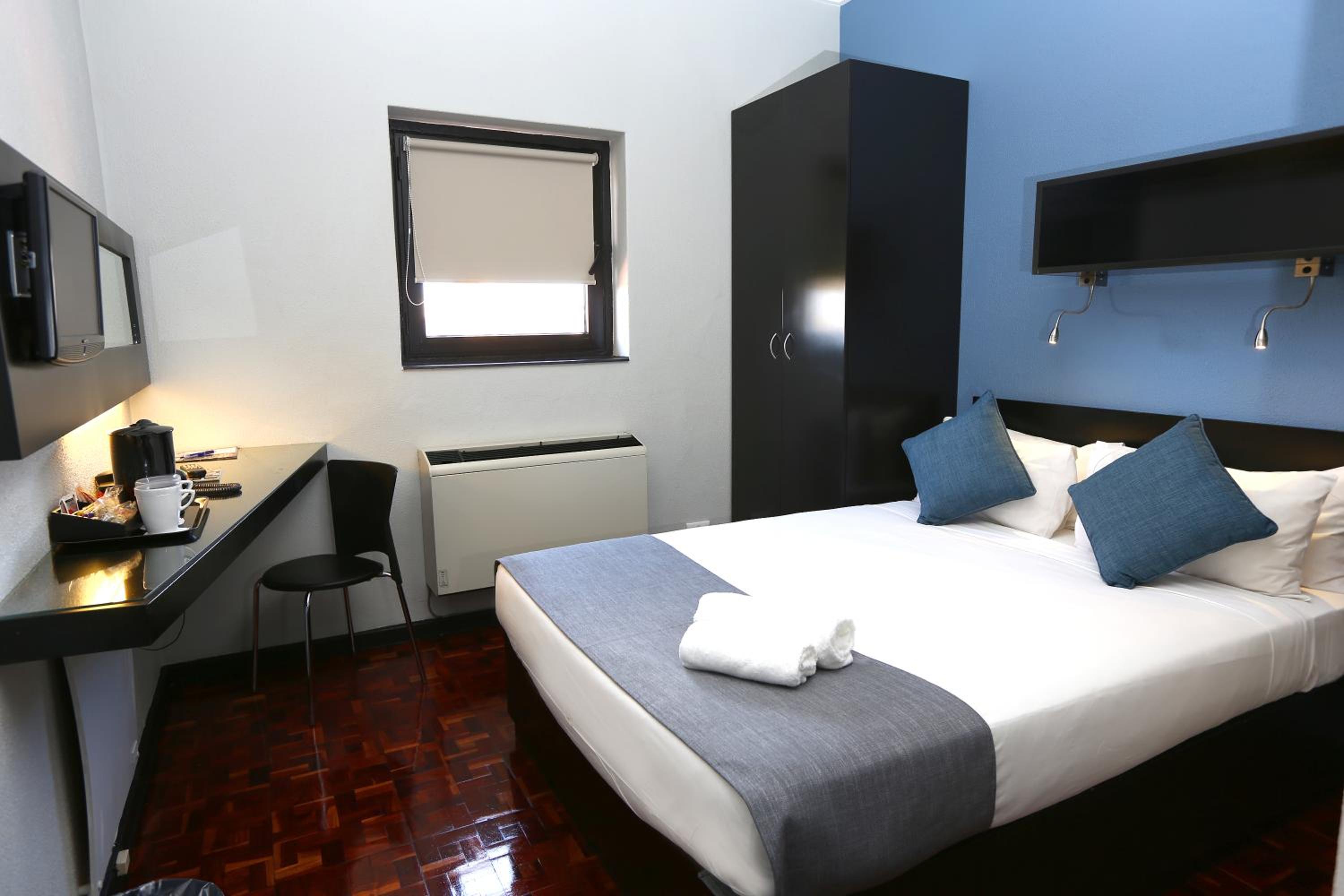 Standard Double Room - Photo 10