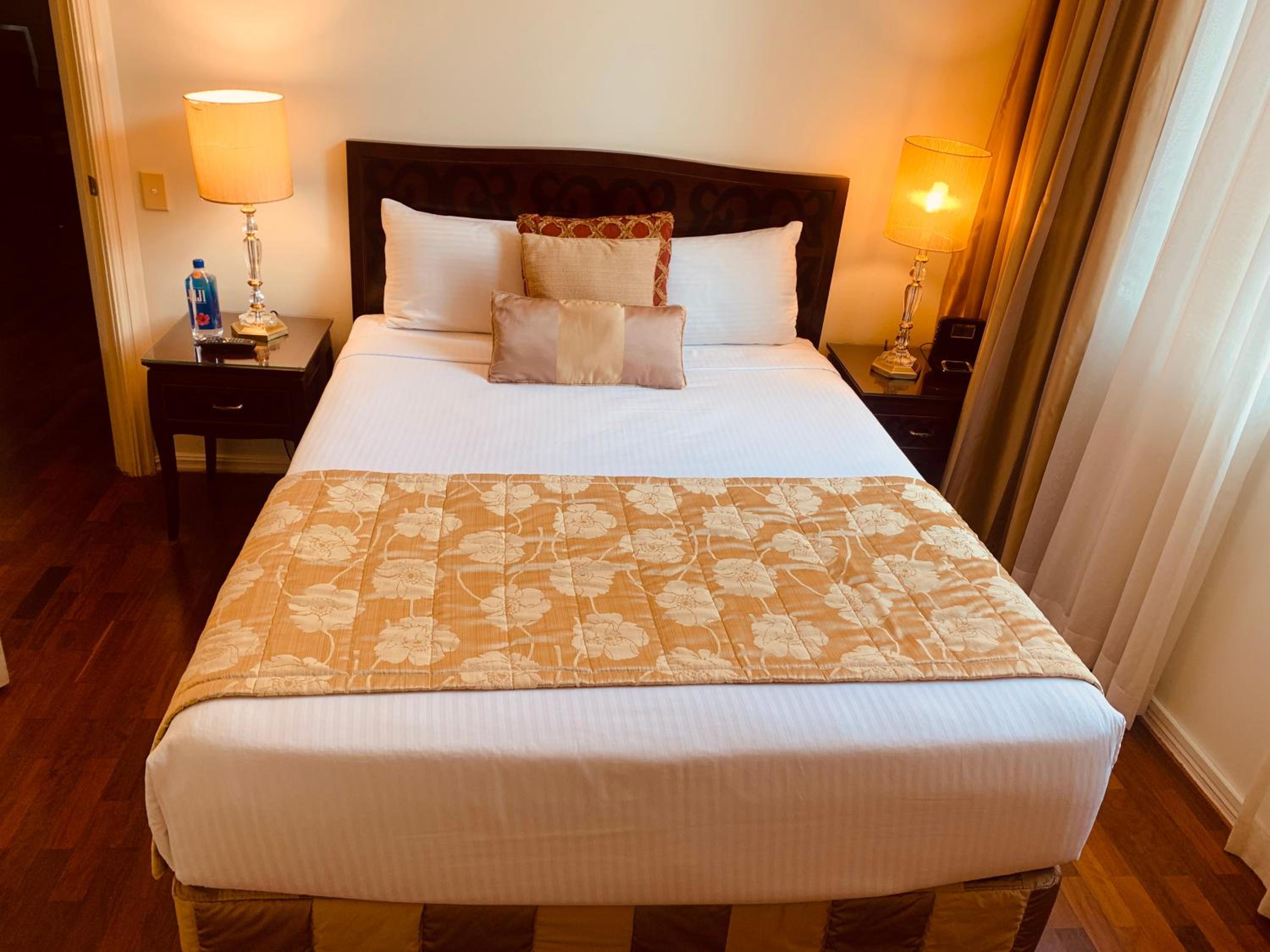 One Bedroom Suite - Photo 3