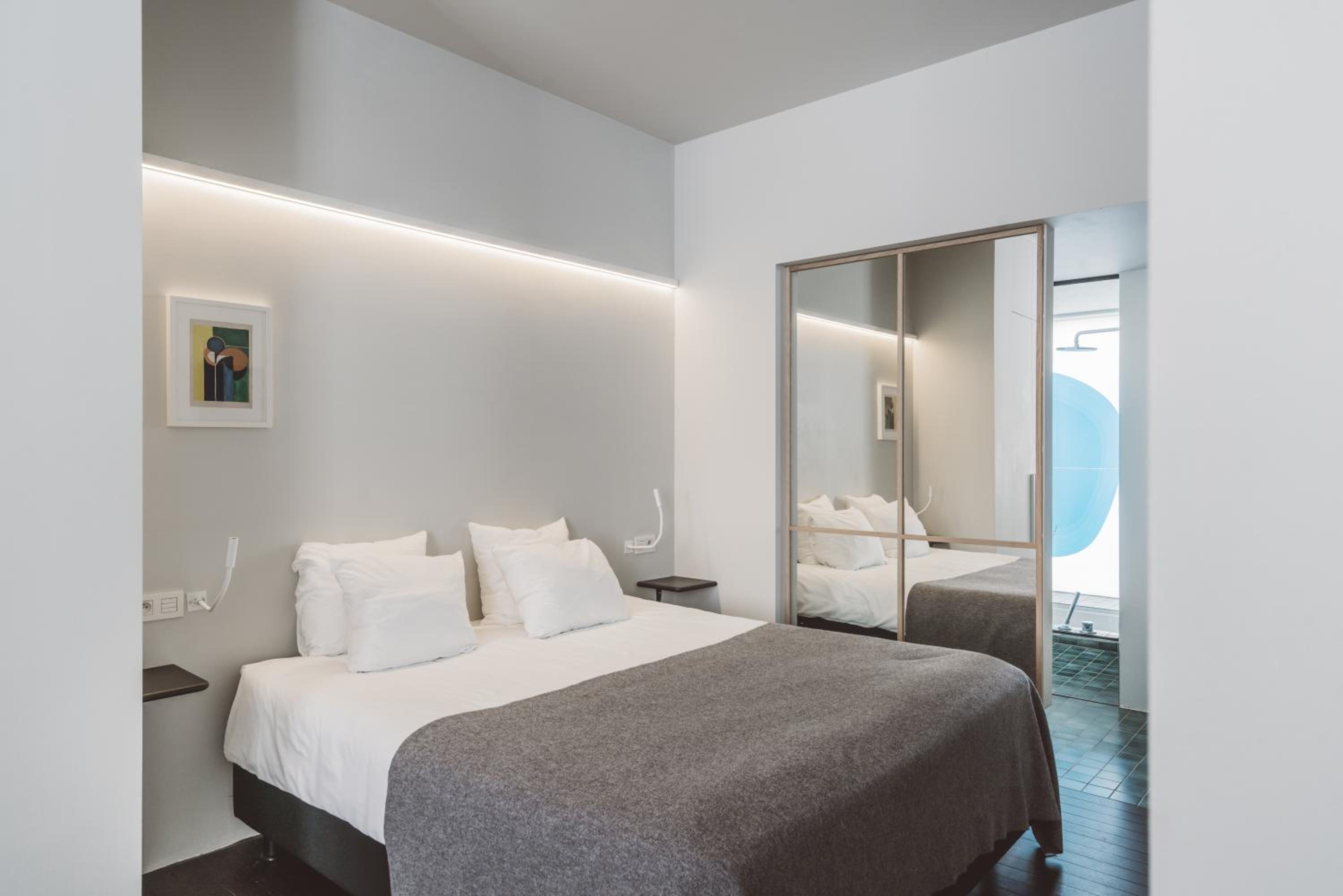 Suite - Photo 2