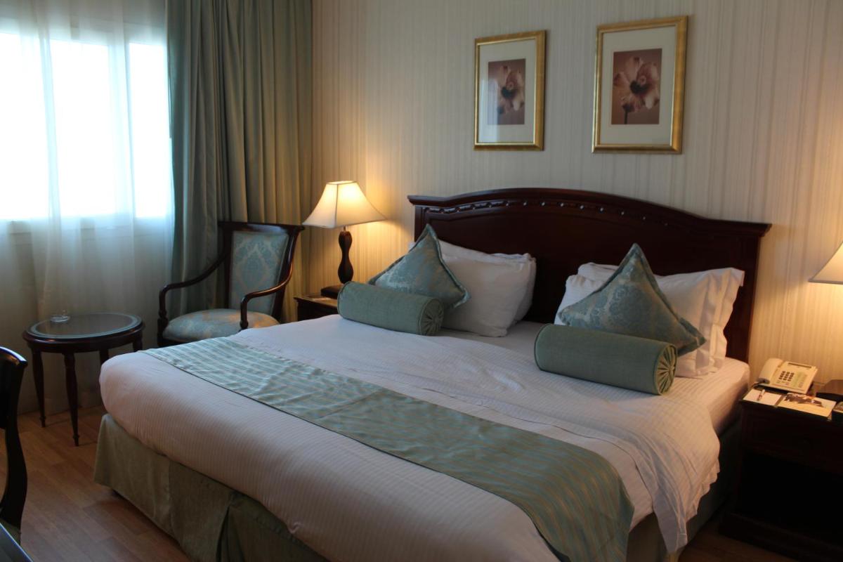 Deluxe King Room photo 1