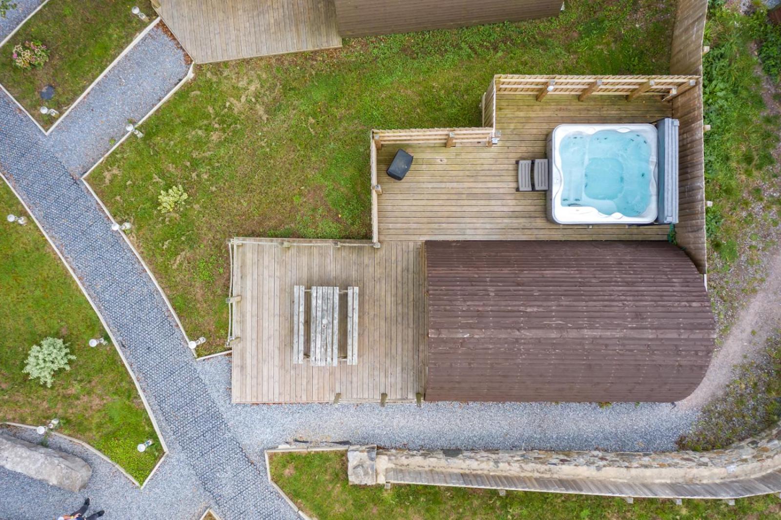 Double Room with Hot Tub - Photo 4