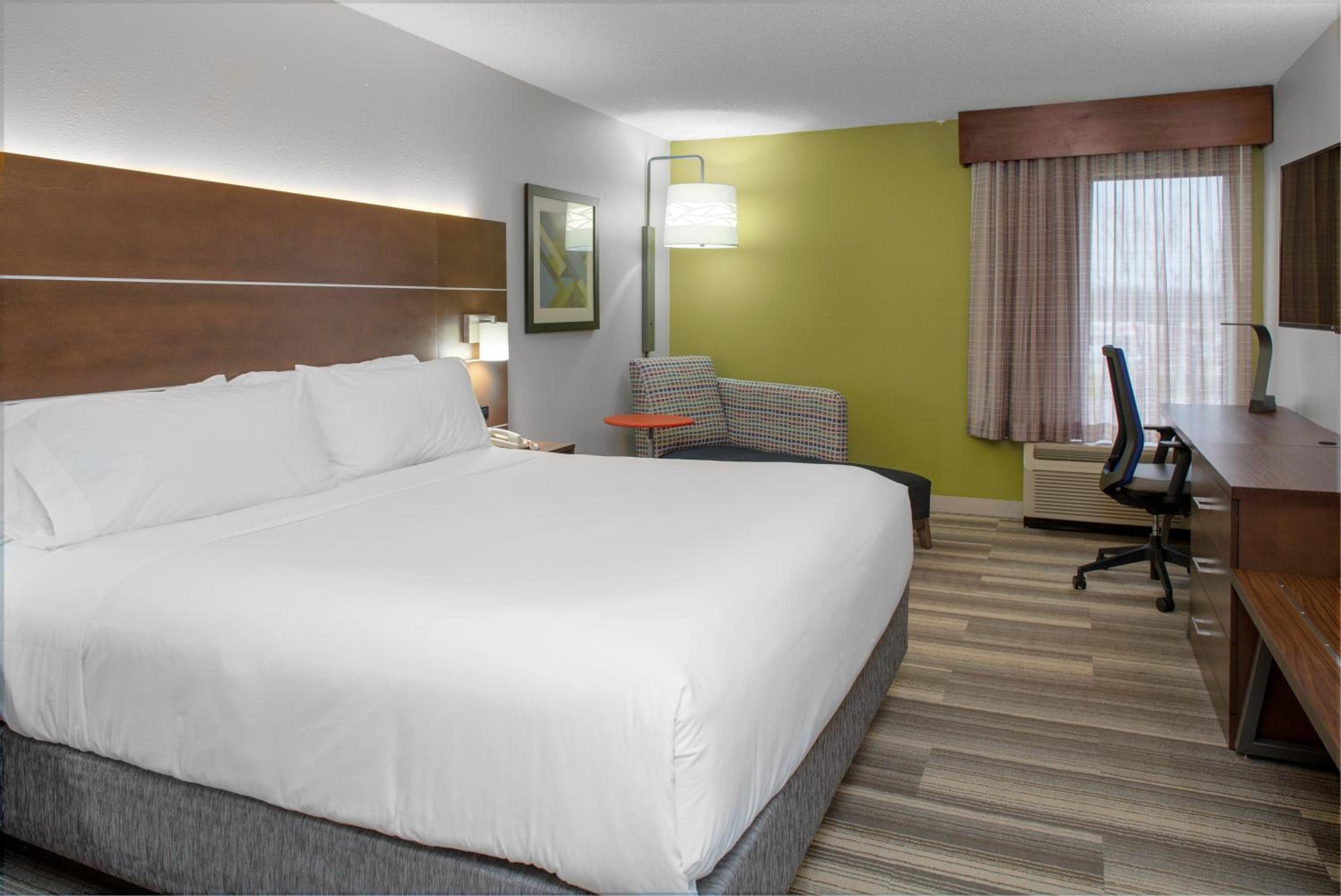 Standard King Room - Photo 2