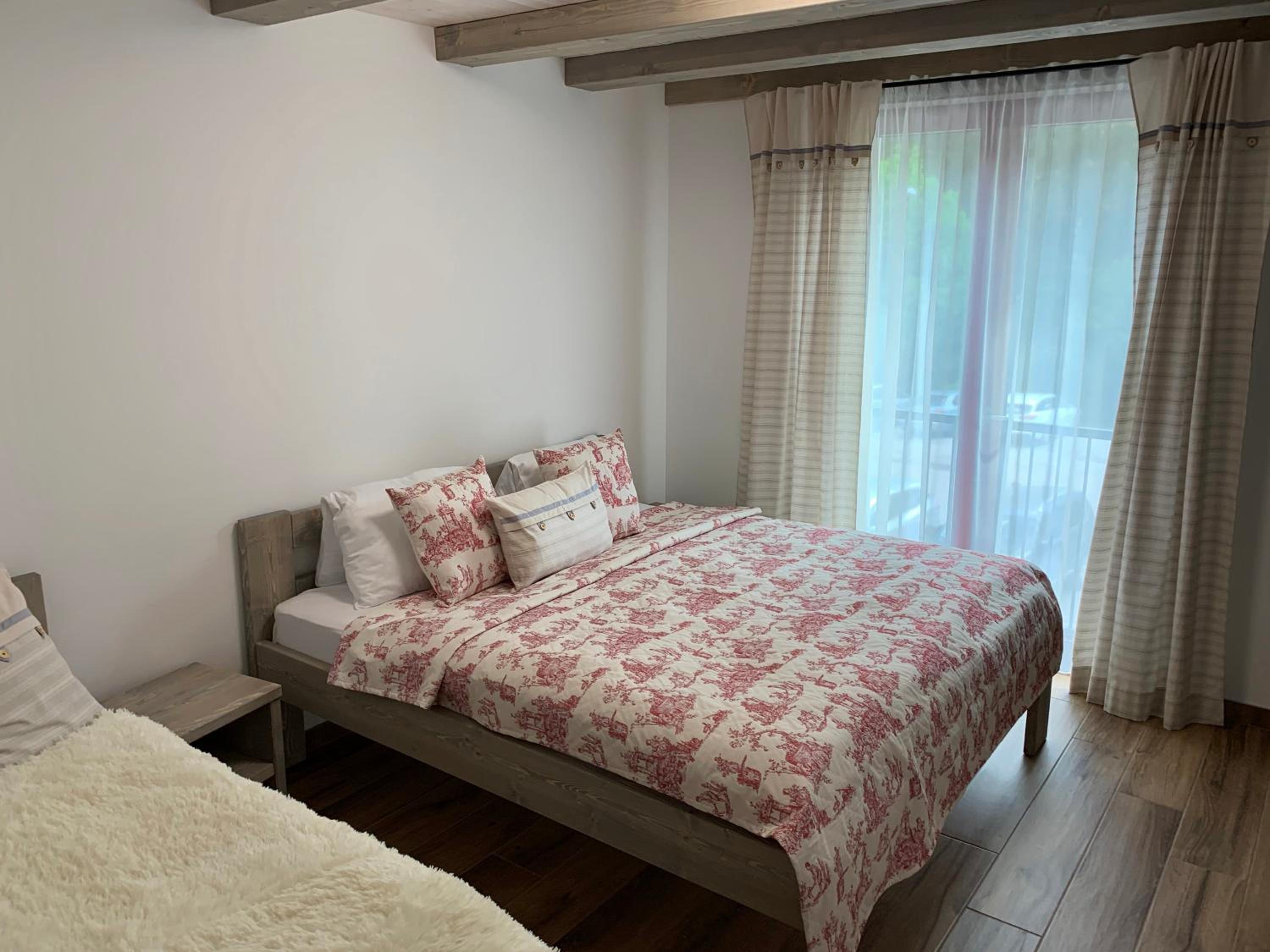 One-Bedroom Apartment photo 3