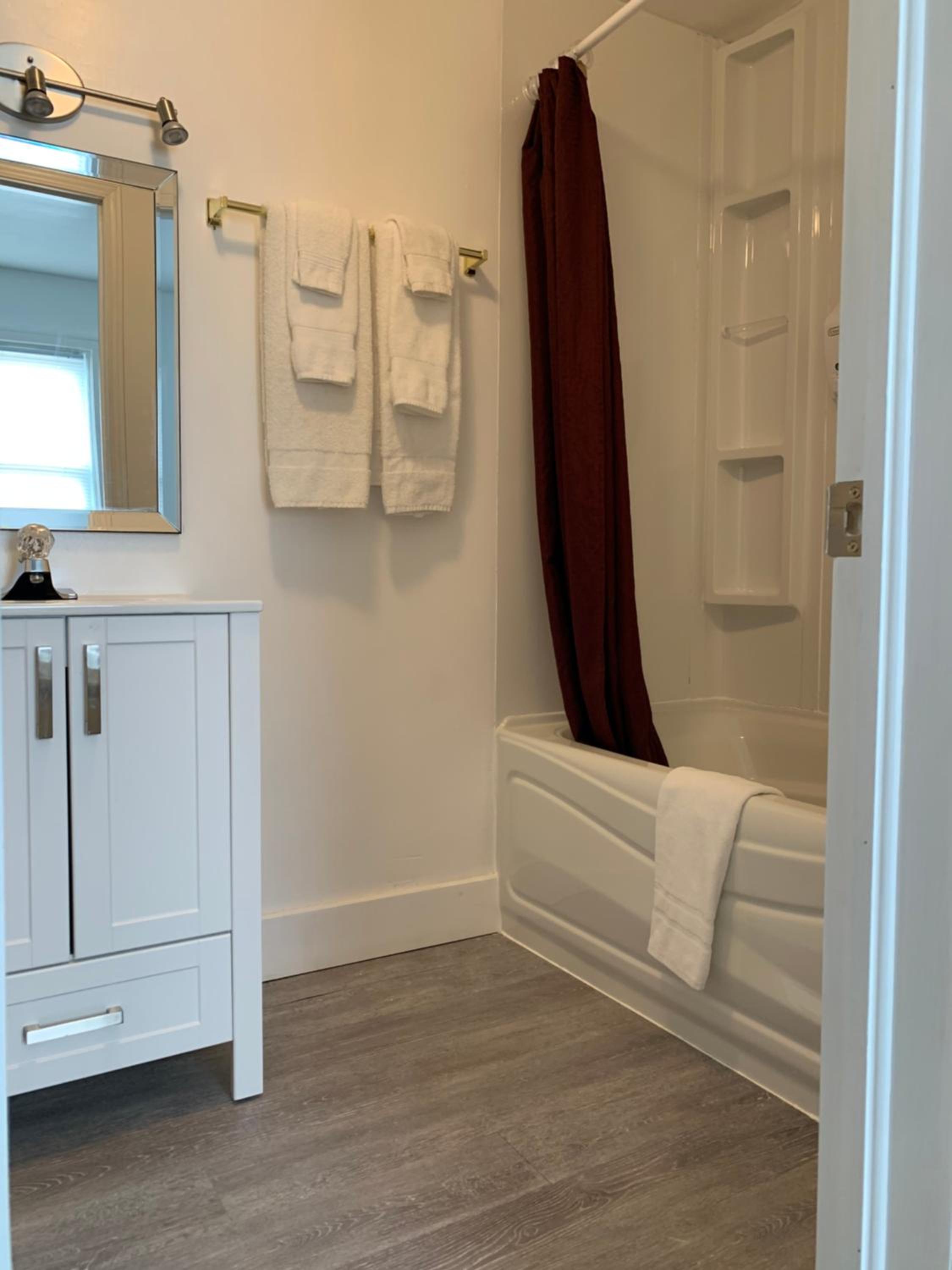 Double Room with Two Queen Beds - Photo 15