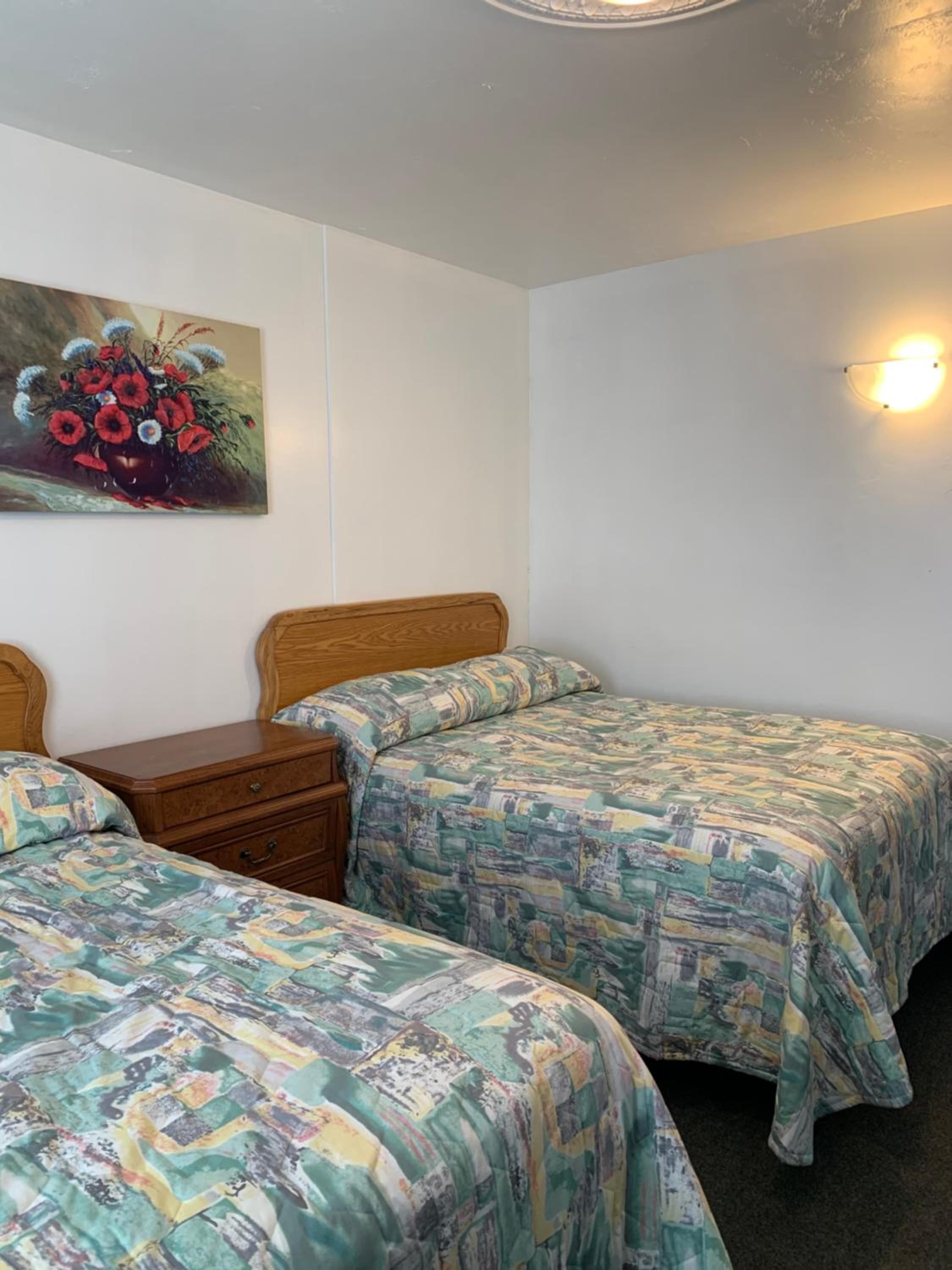 Double Room with Two Queen Beds - Photo 11