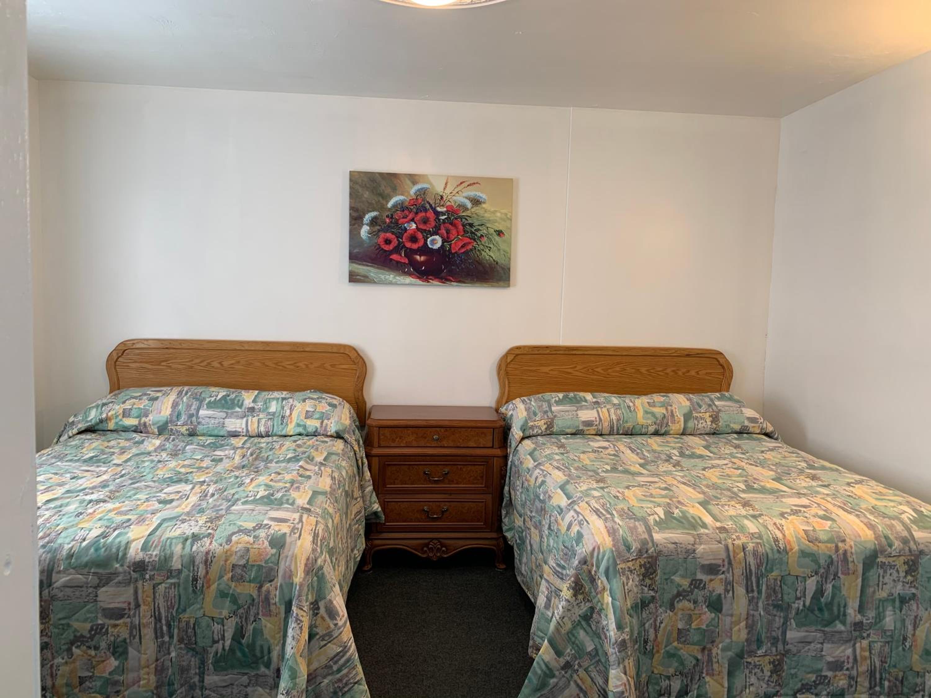 Double Room with Two Queen Beds - Photo 29