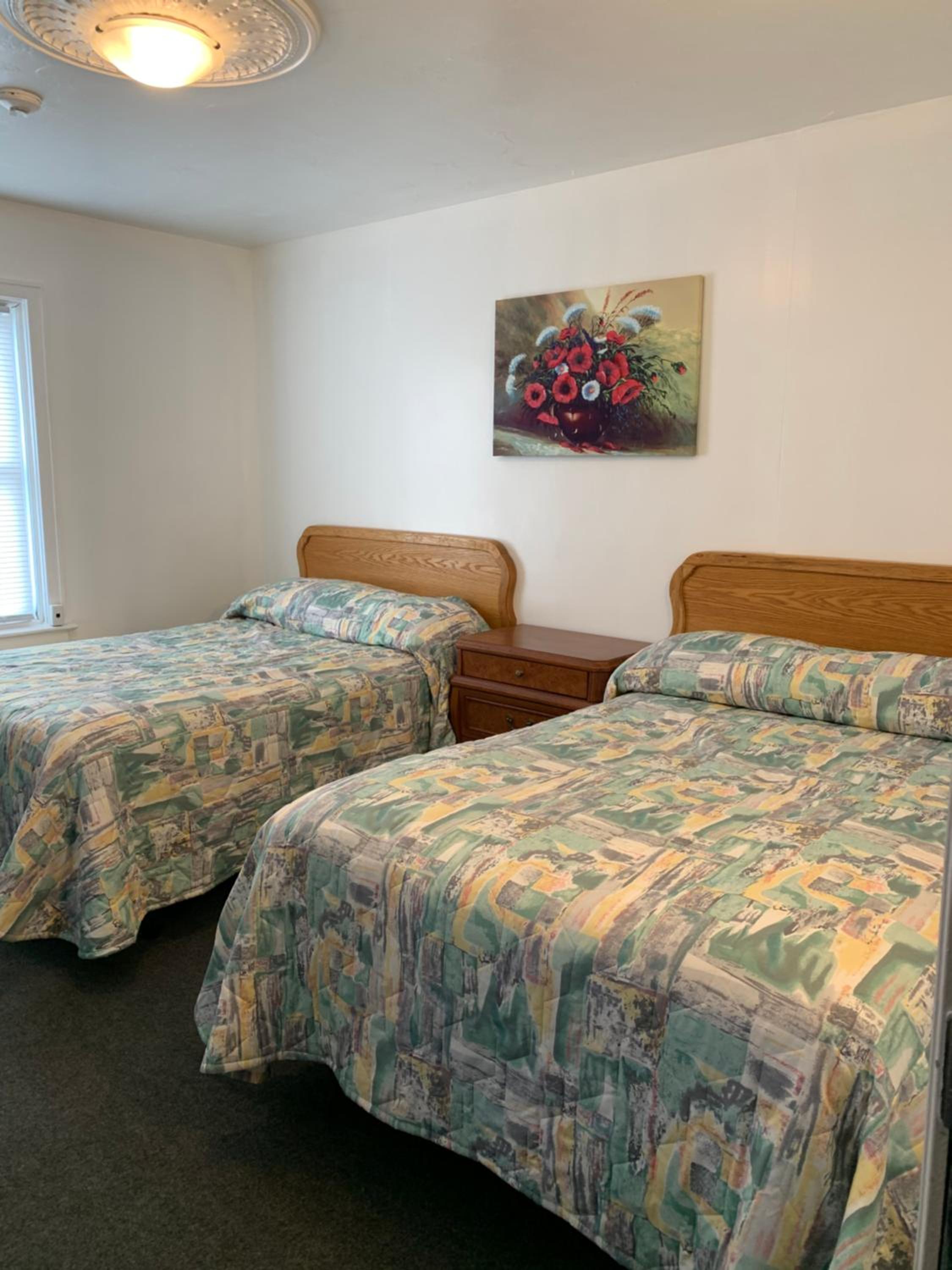 Double Room with Two Queen Beds - Photo 16