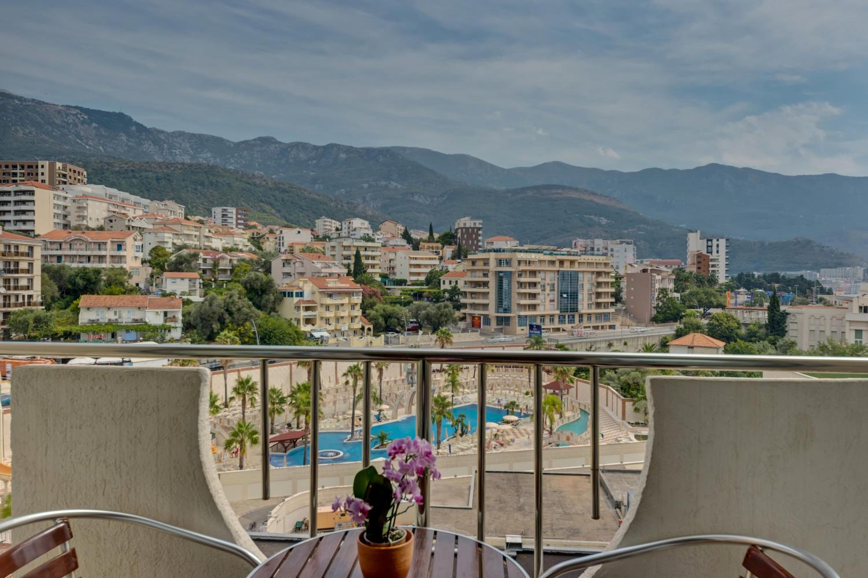 Double or Twin Room with Balcony - Photo 5