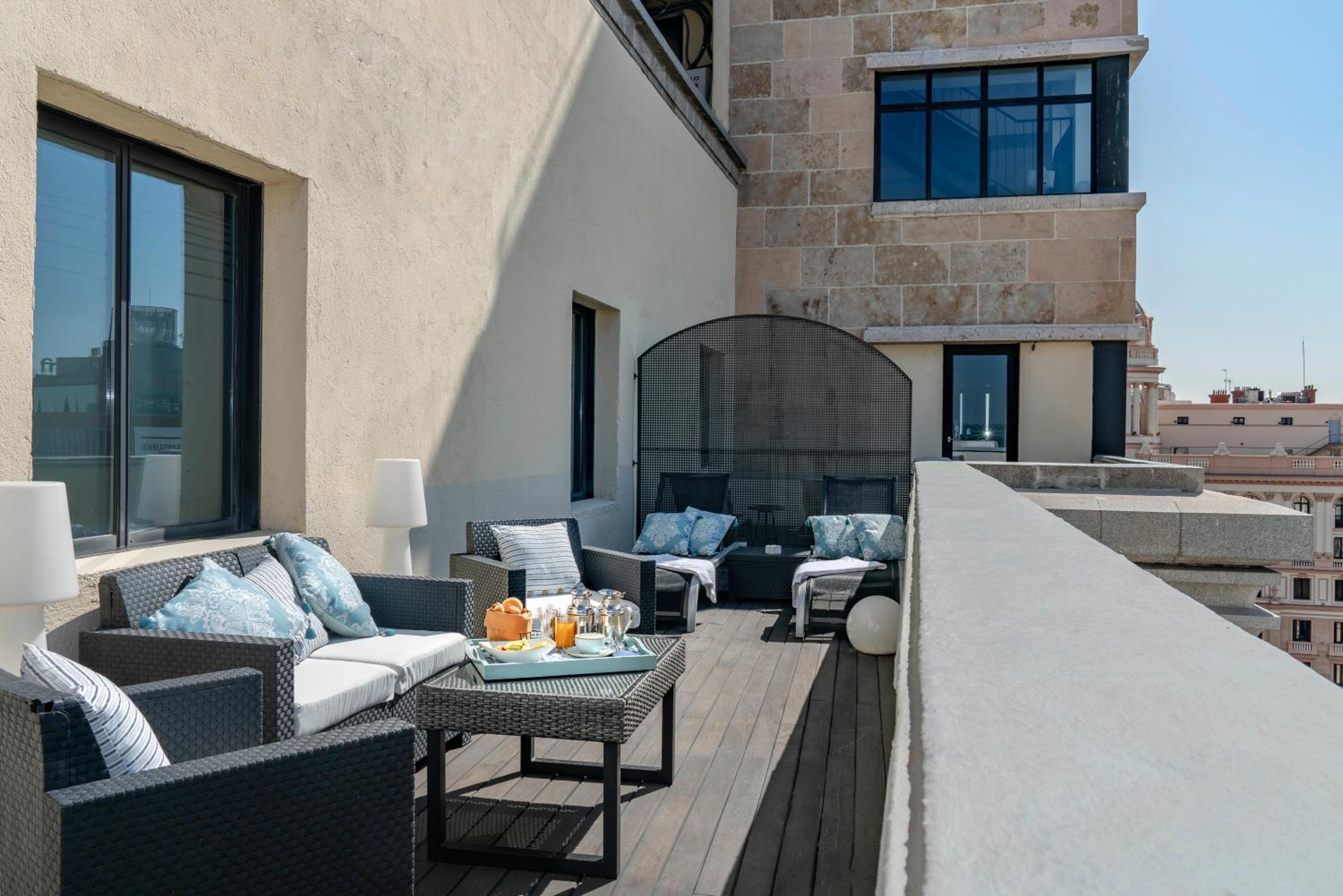 Vincci Room with Terrace - Photo 8