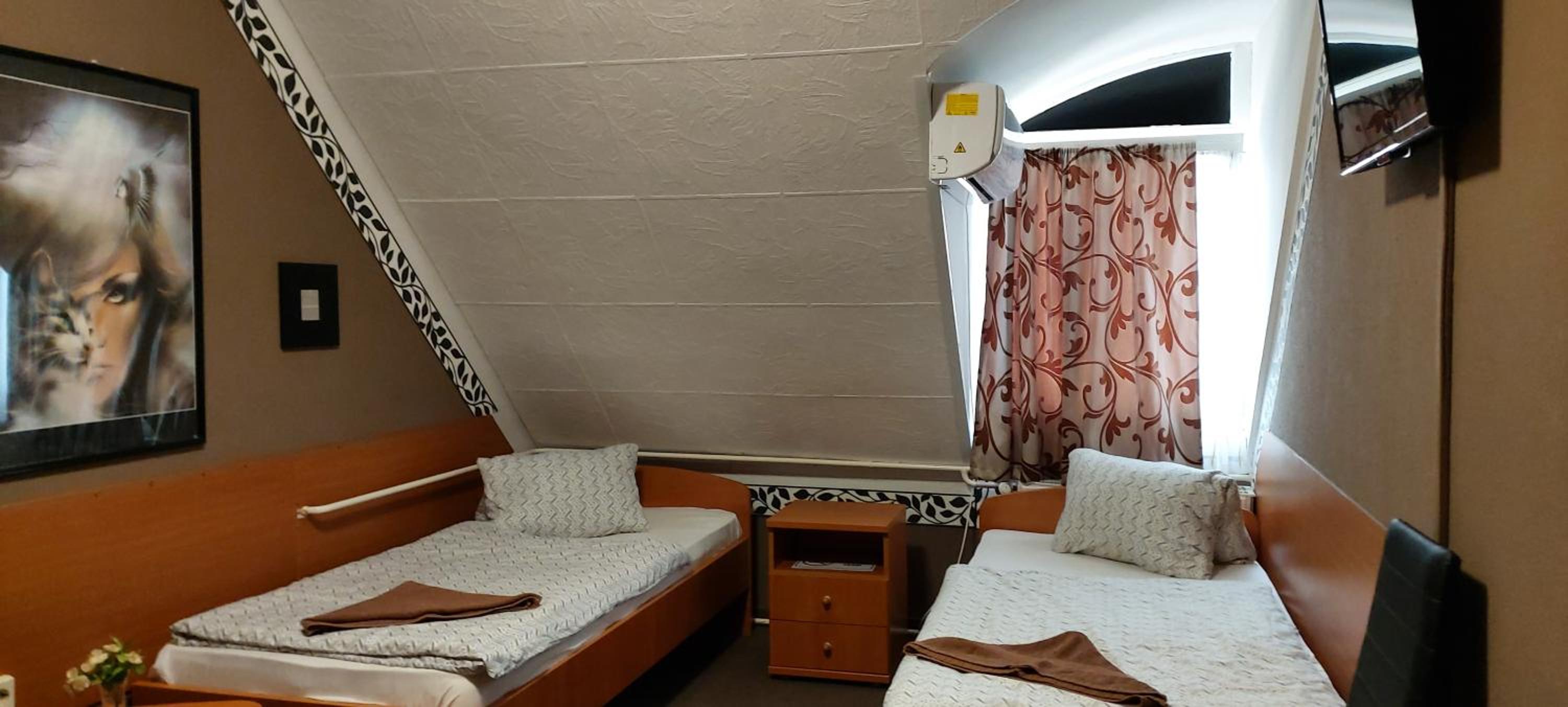 Triple Room with Bathroom - Photo 6