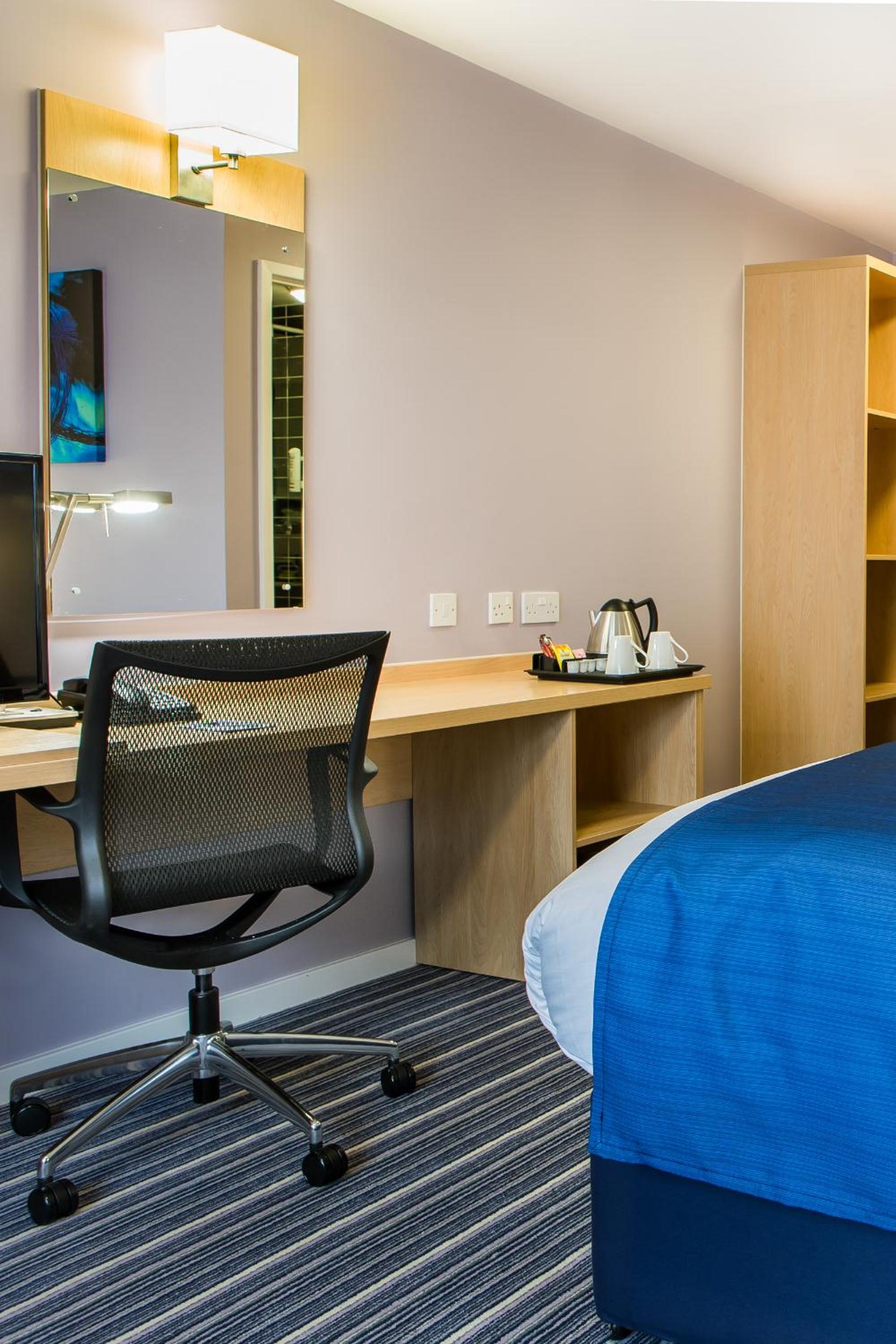 Standard Double Room with Free Hot Breakfast photo 3