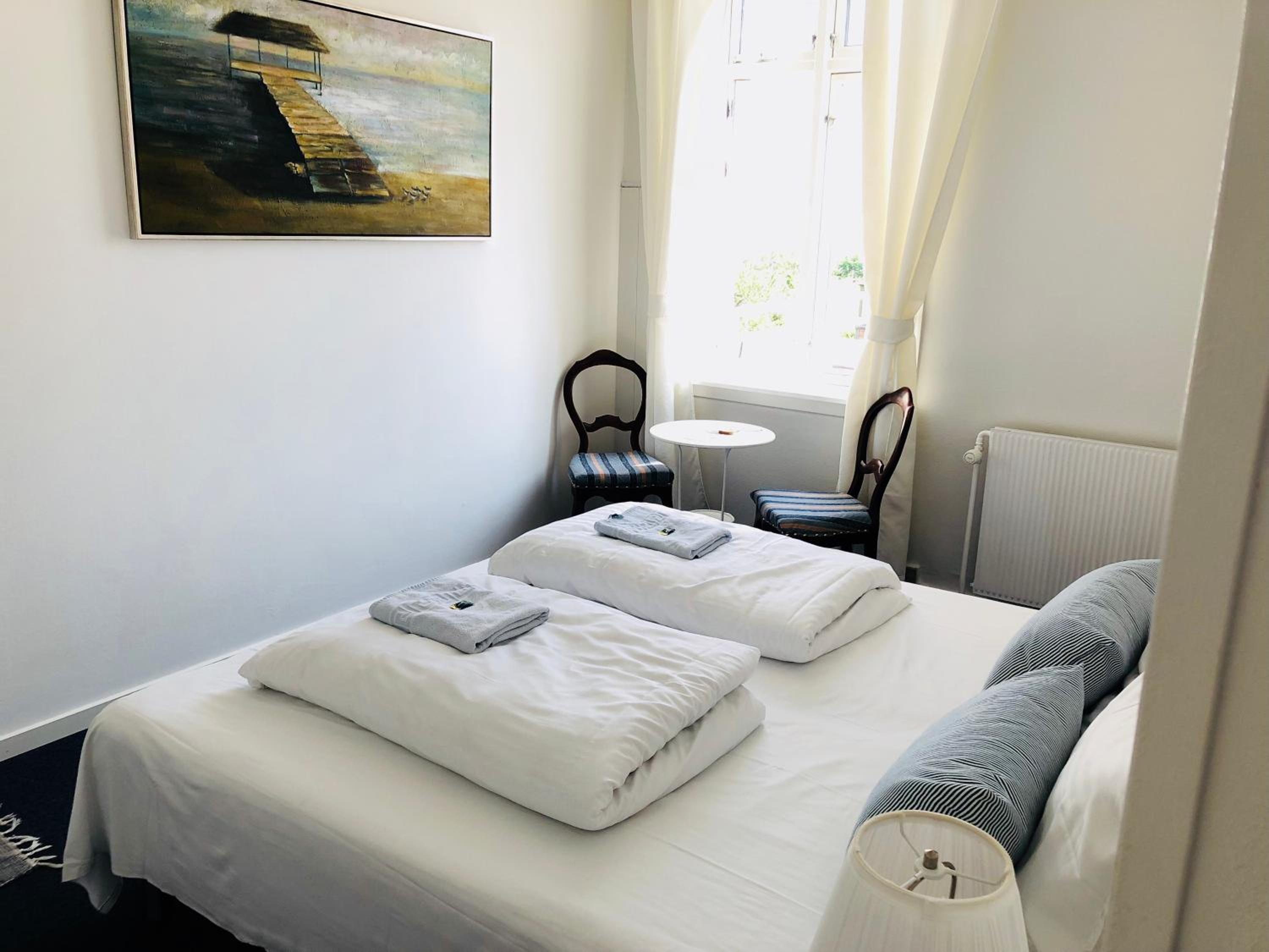Deluxe Double Room with Side Sea View
