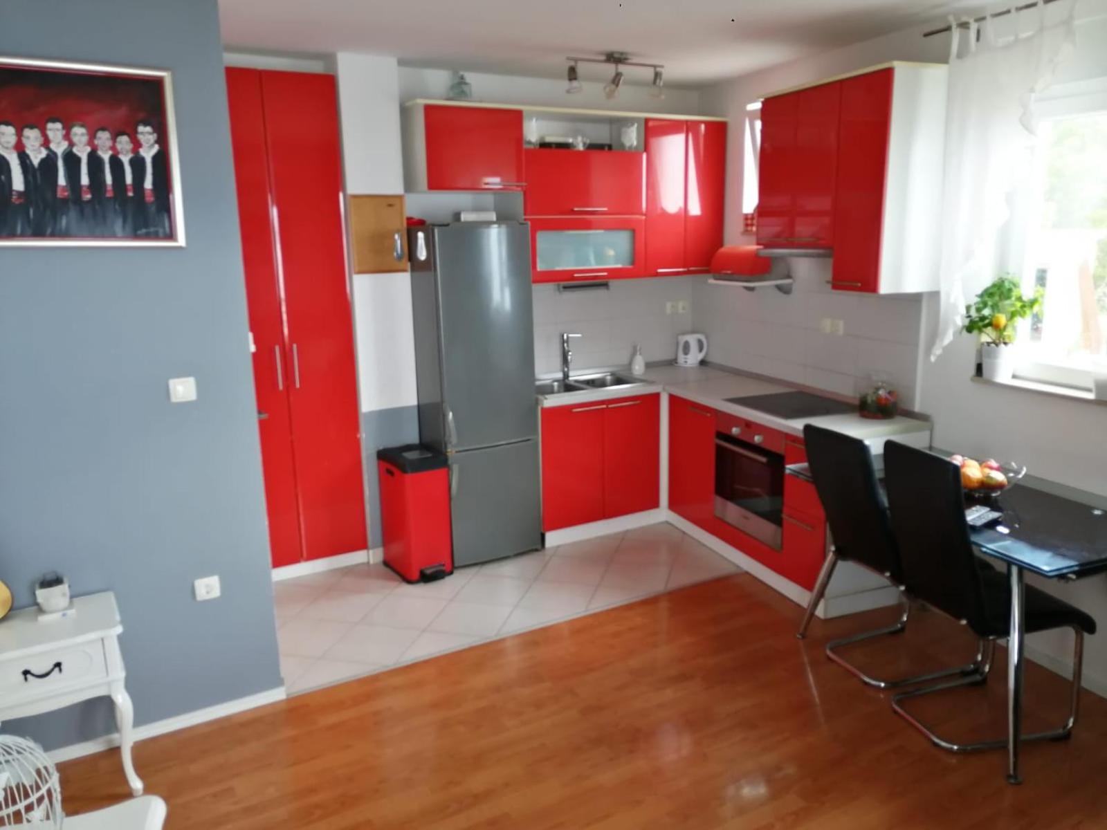 One-Bedroom Apartment with Sea View and Balcony photo 3