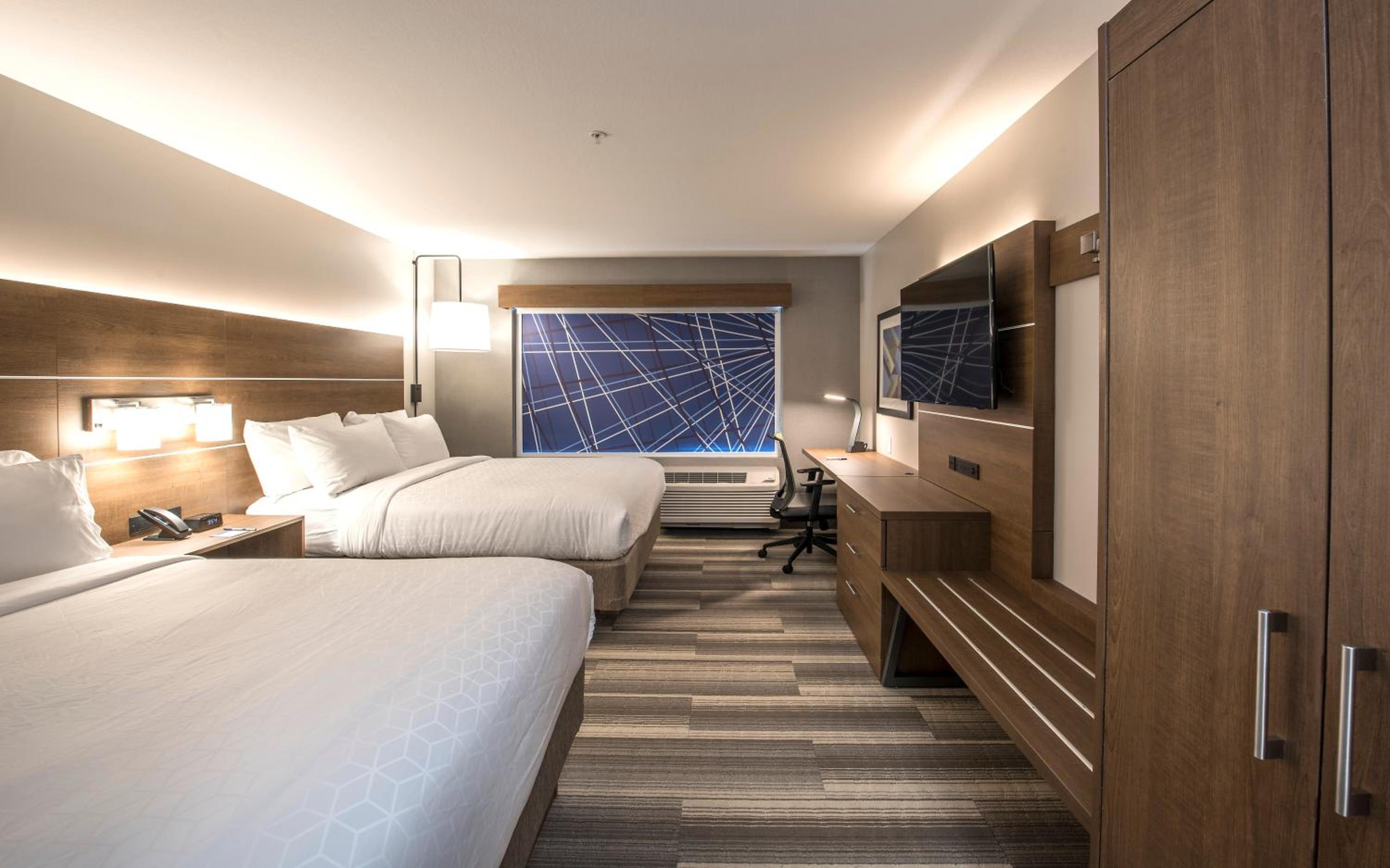 Standard Queen Room with Two Queen Beds - Accessible - Photo 1