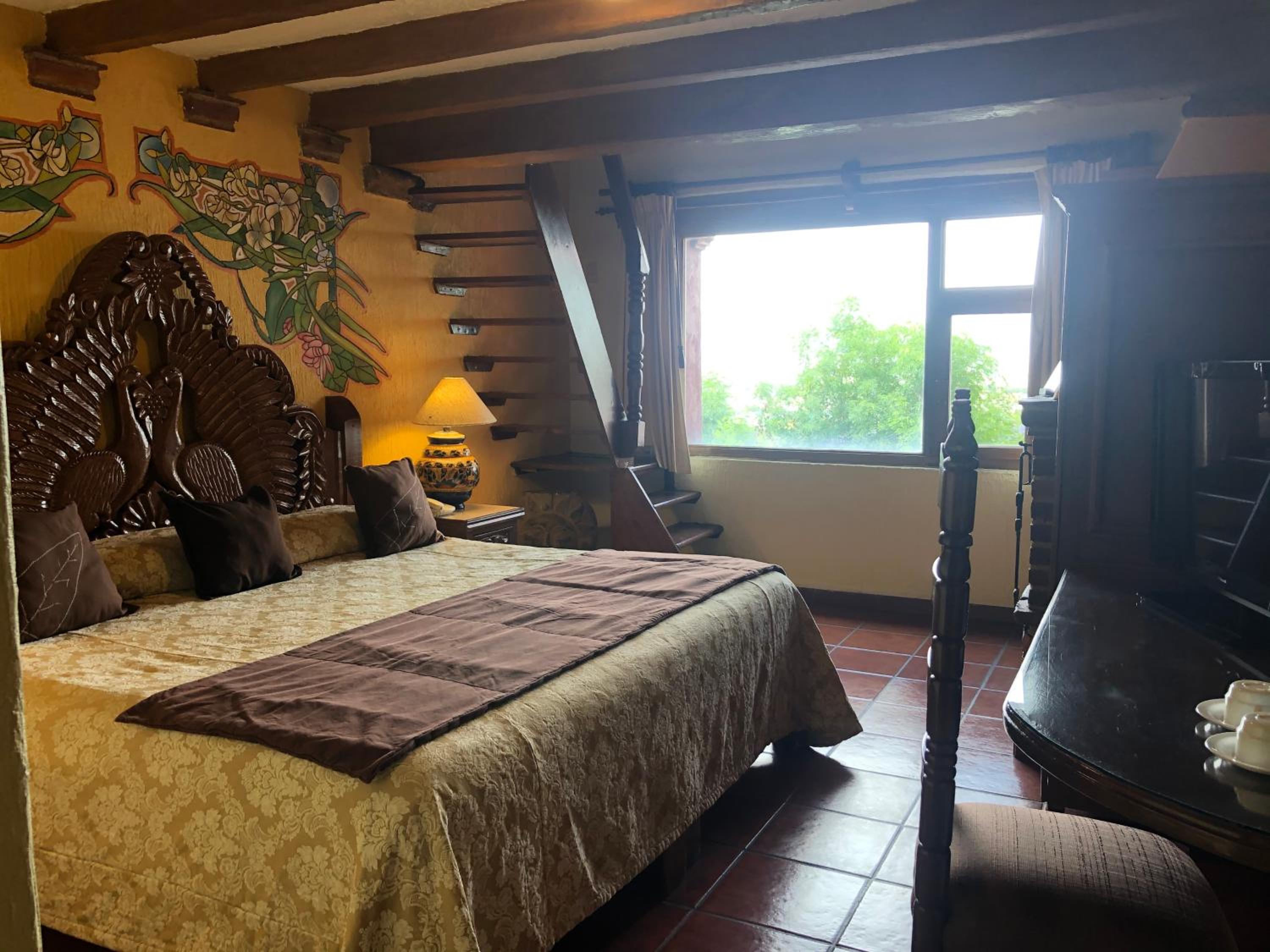 Deluxe King Room With City View, photo 7