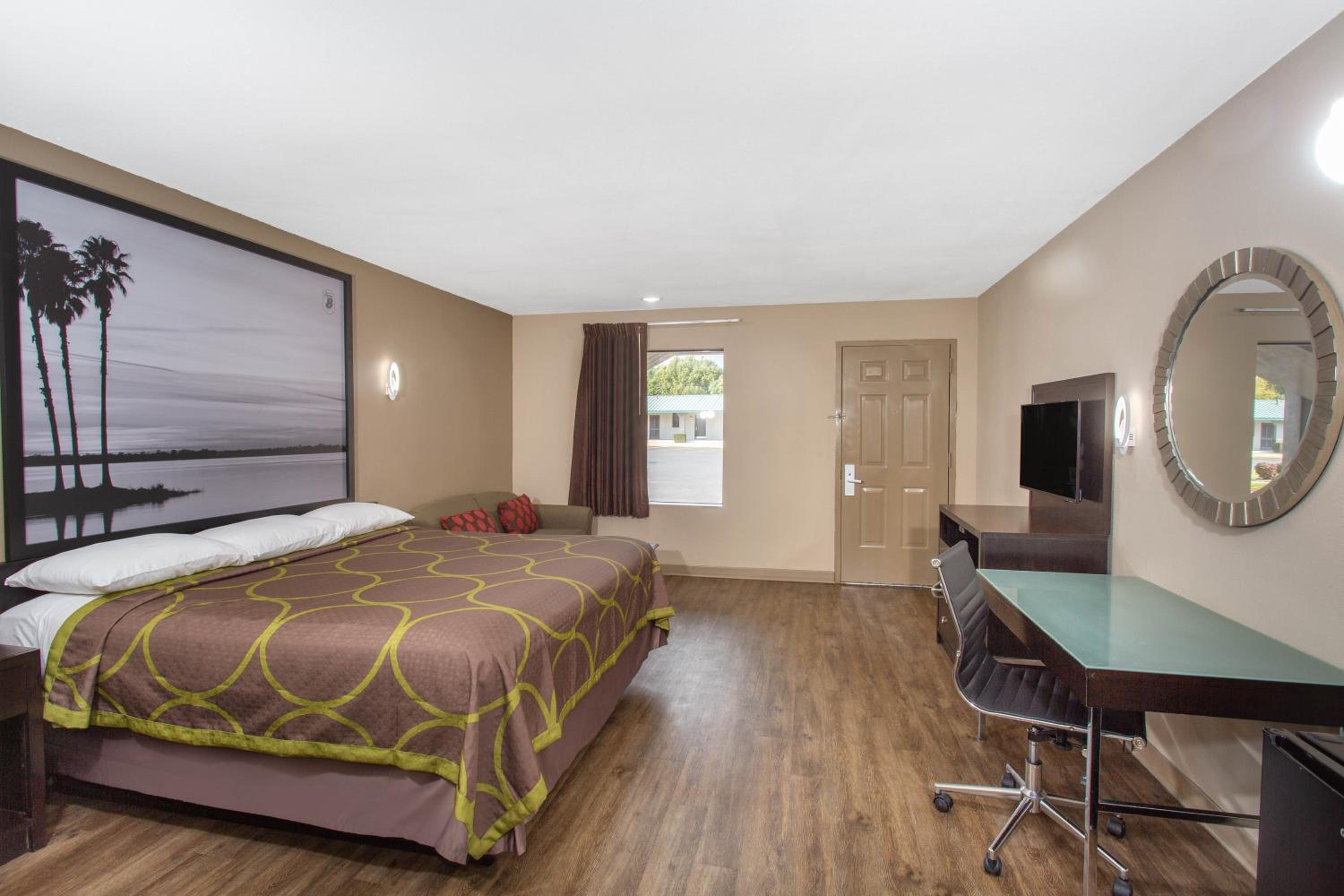 King Room - Non-Smoking - Photo 1