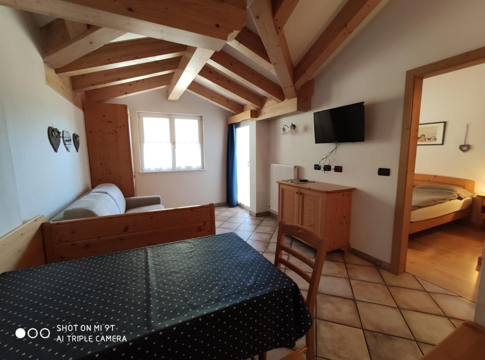 One-Bedroom Apartment with Balcony photo 3