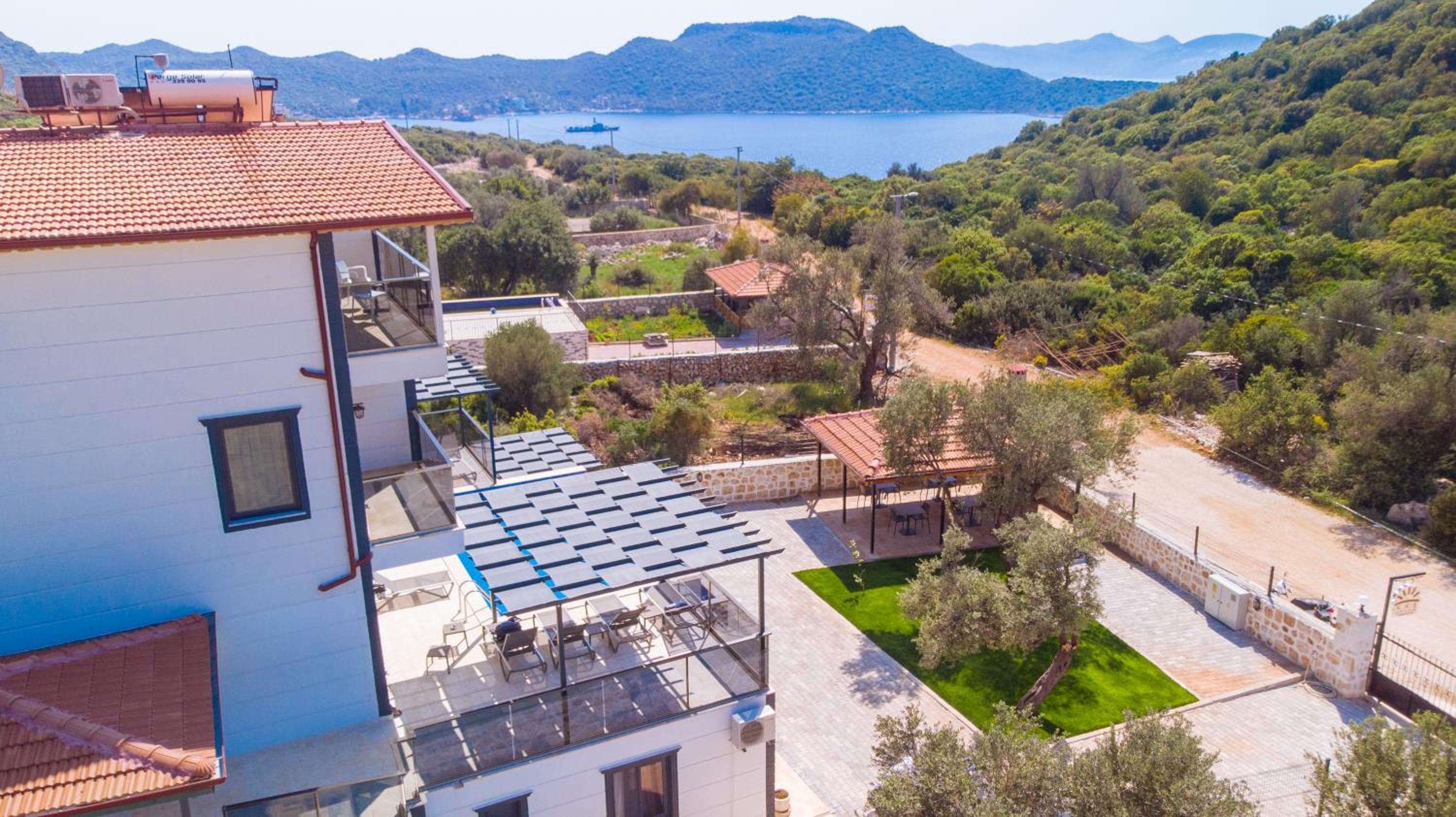 Villa with Sea View - Photo 13