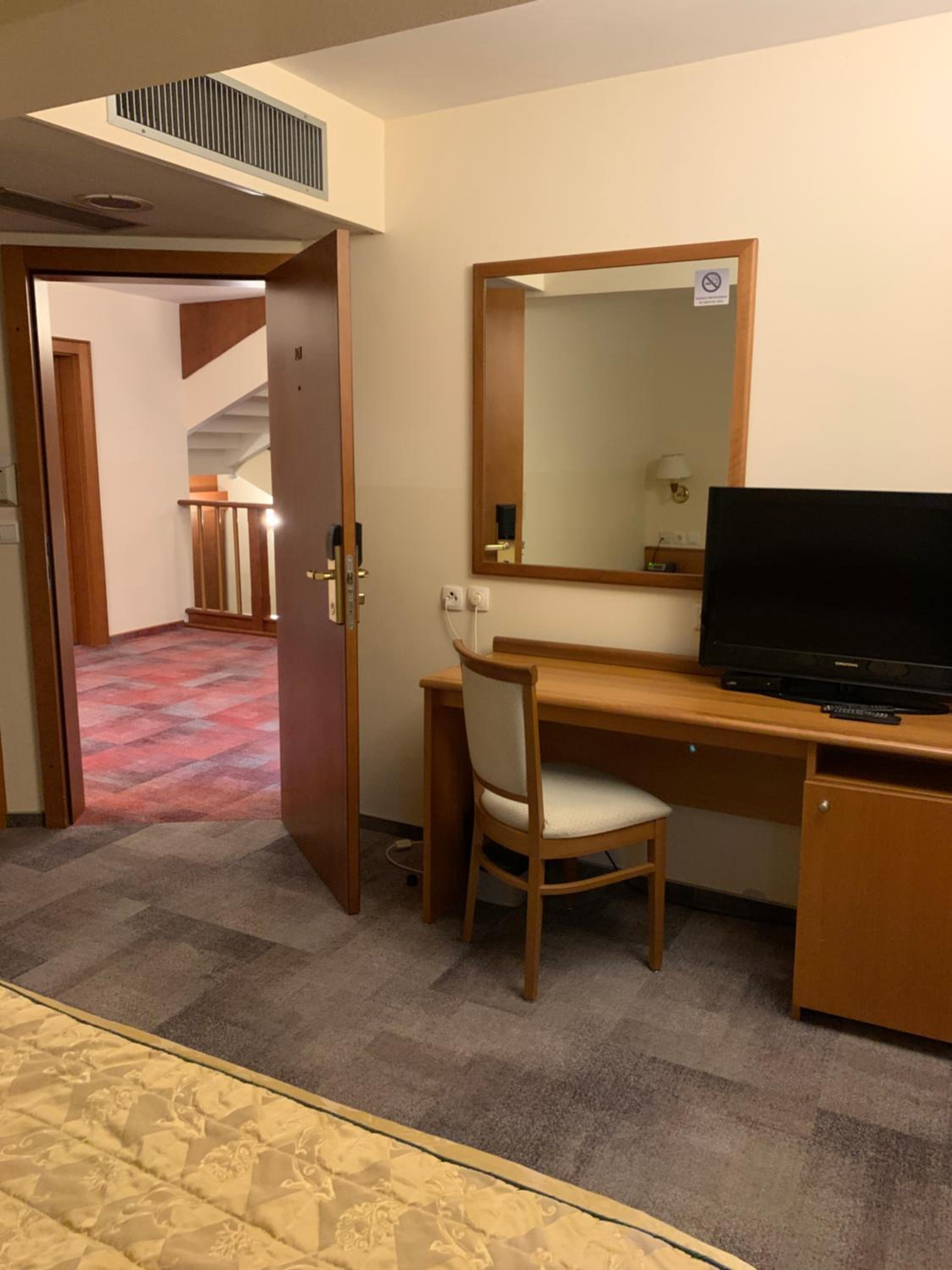 Double Room - Photo 2