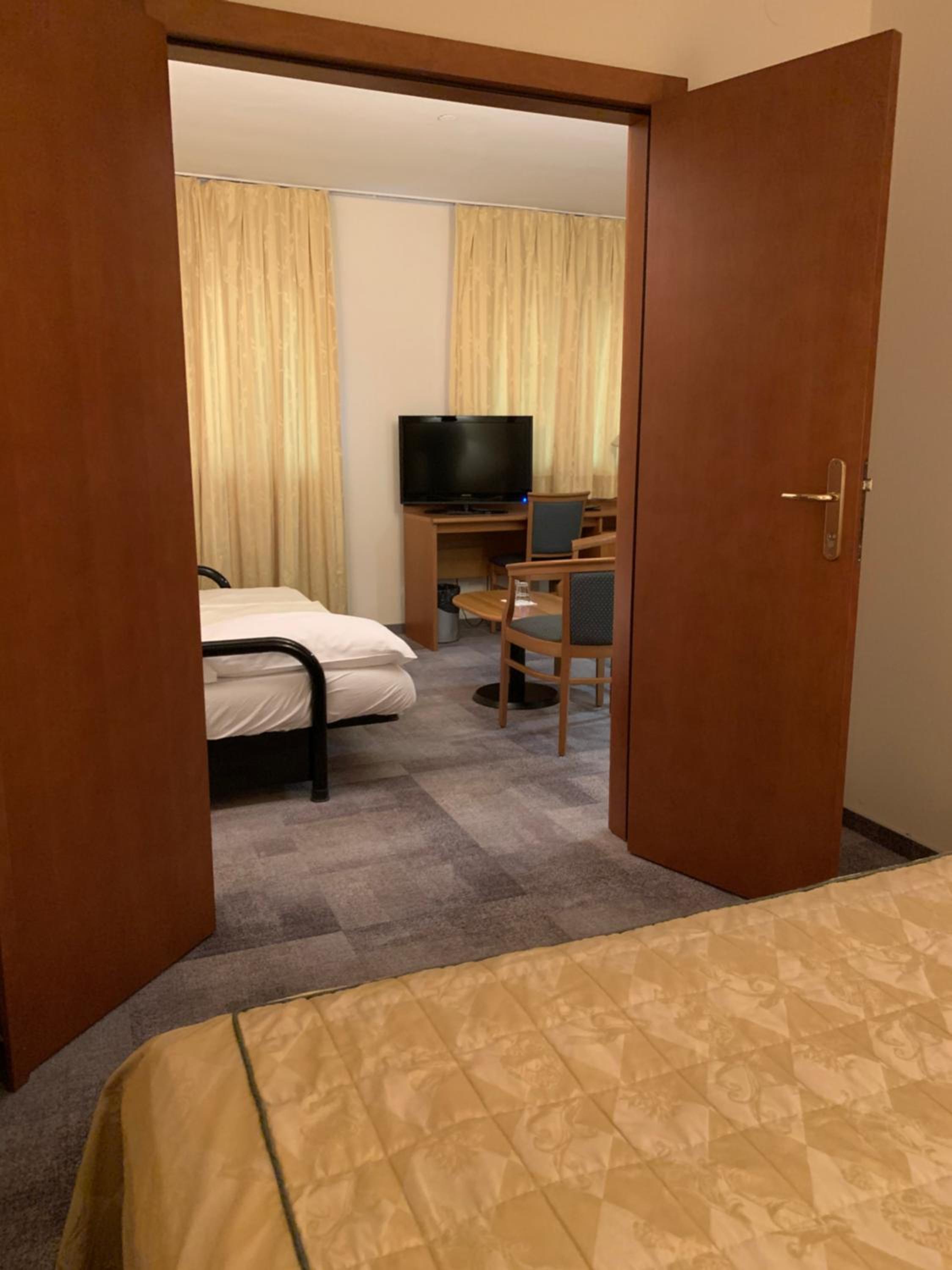 Suite (4 Adults) photo 3