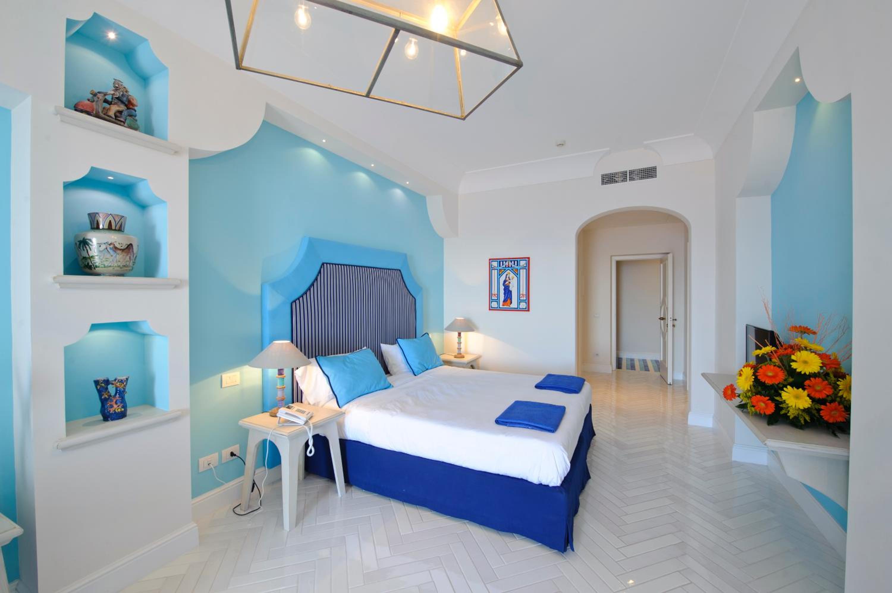 Mediterranean Triple Room with Balcony and Sea View - Photo 17
