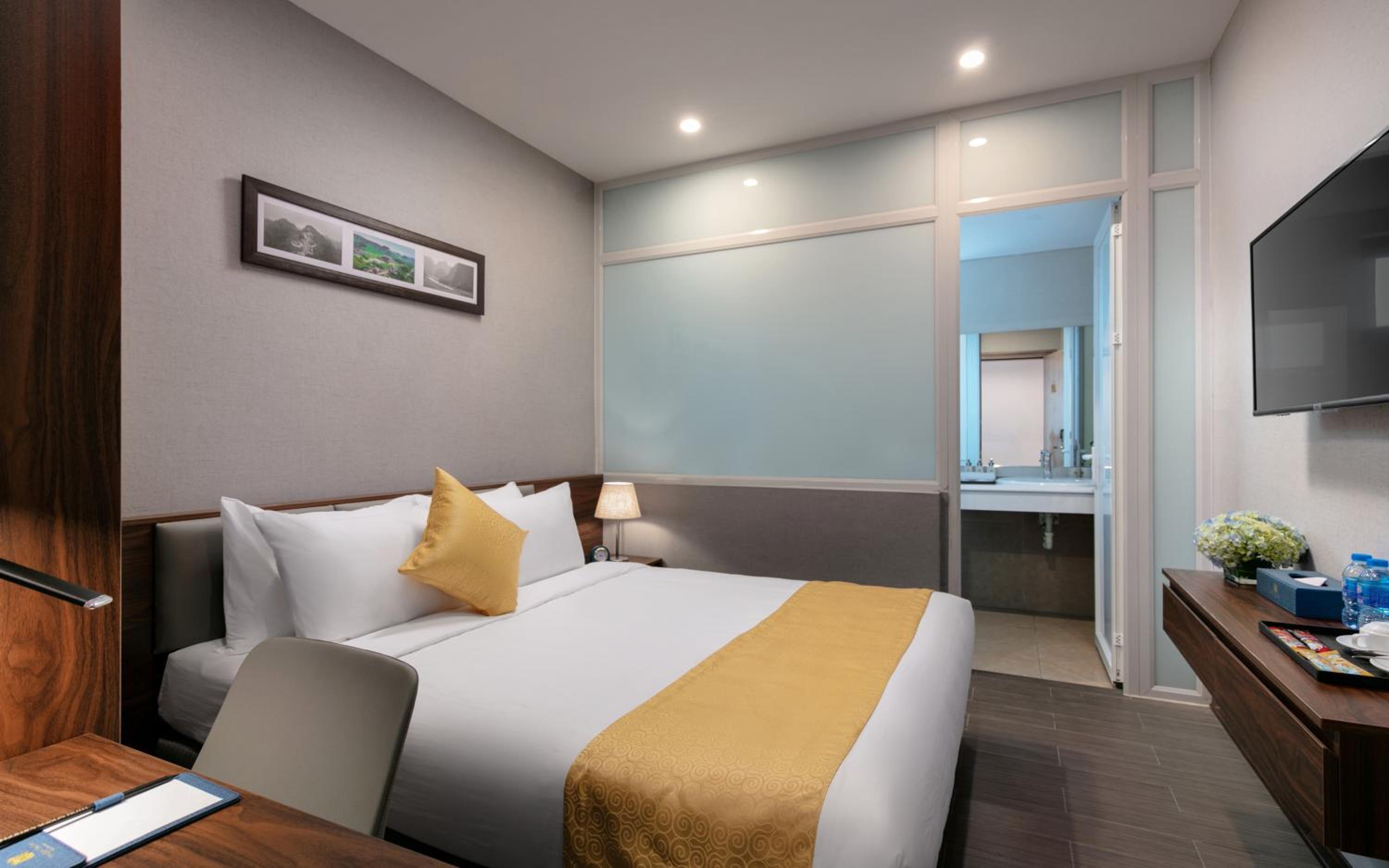 Economy Double Room - Photo 13