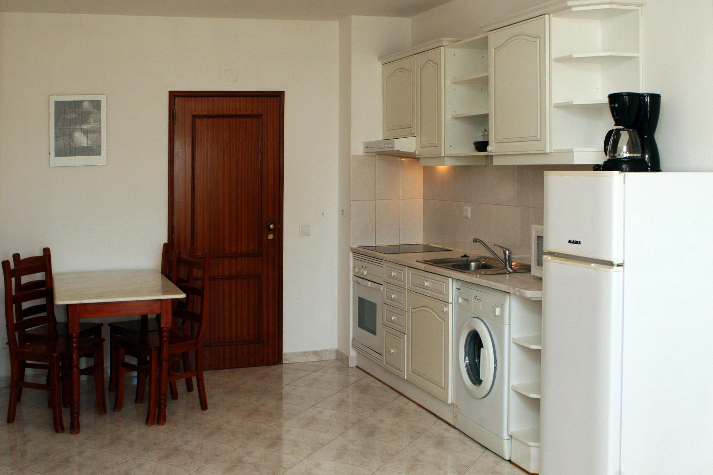 One-Bedroom Apartment photo 3