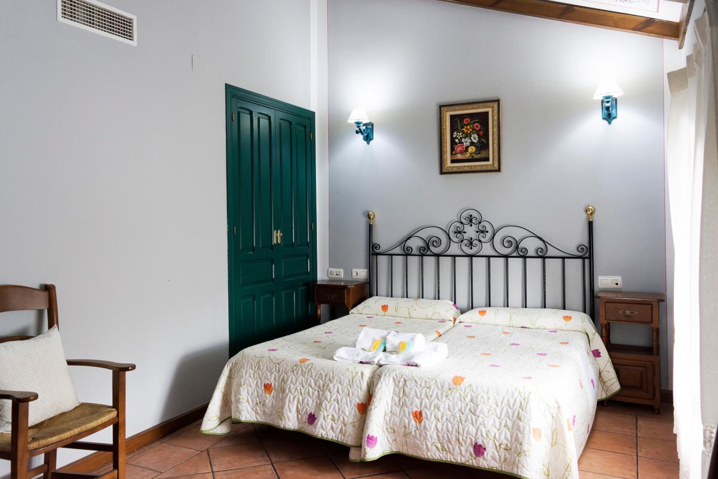 Double or Twin Room photo 2