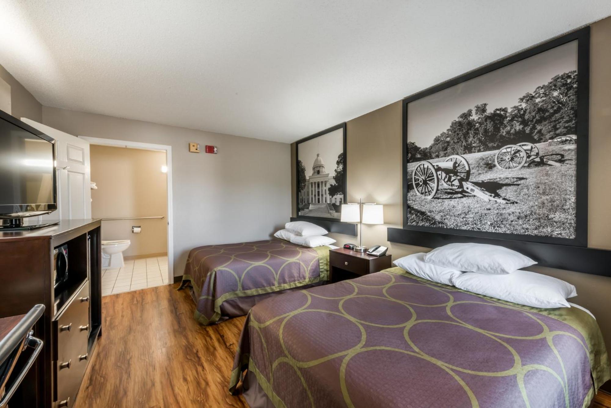 Deluxe Double Room - Disability Access- Smoking - Photo 1