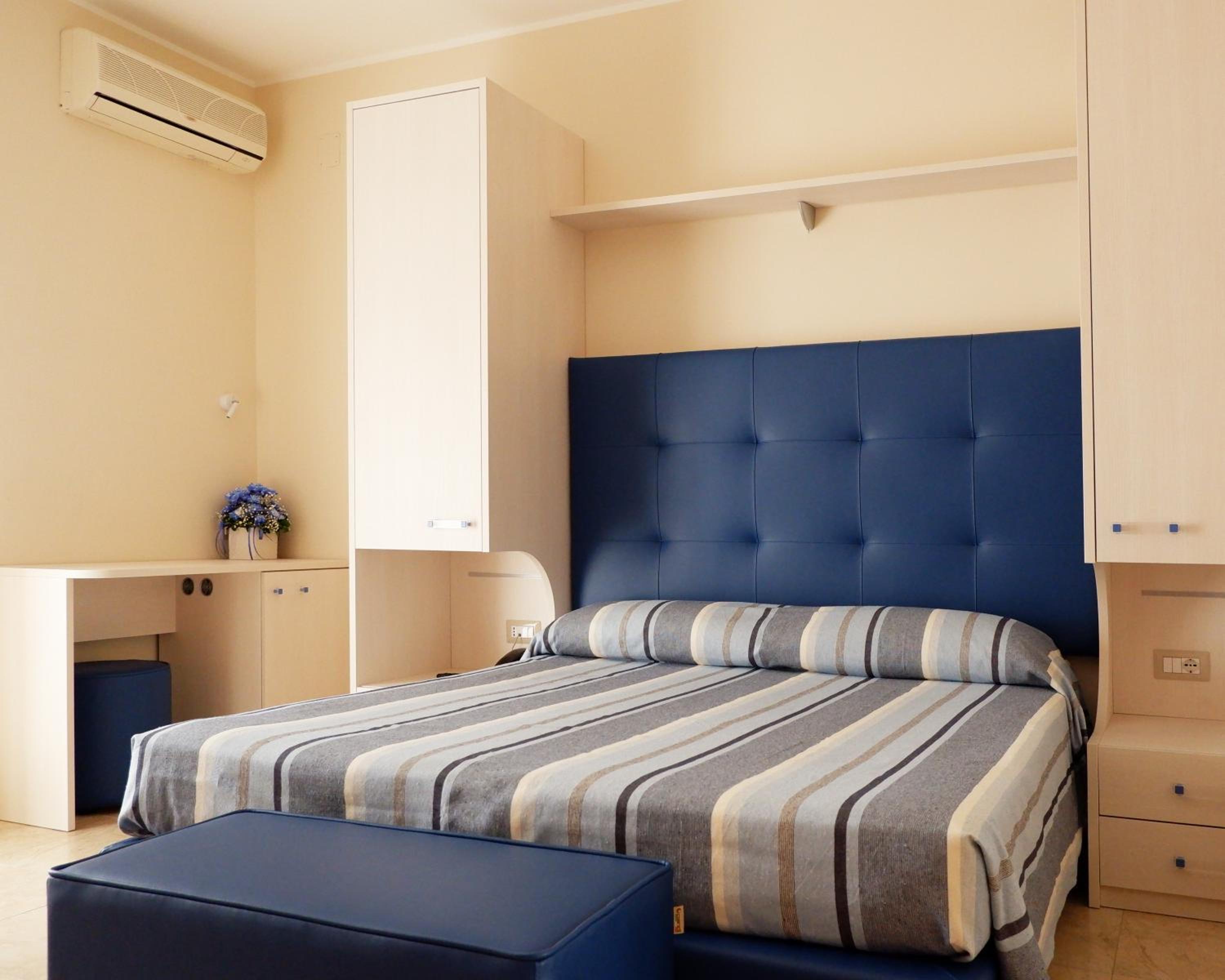Deluxe Room - Photo 6