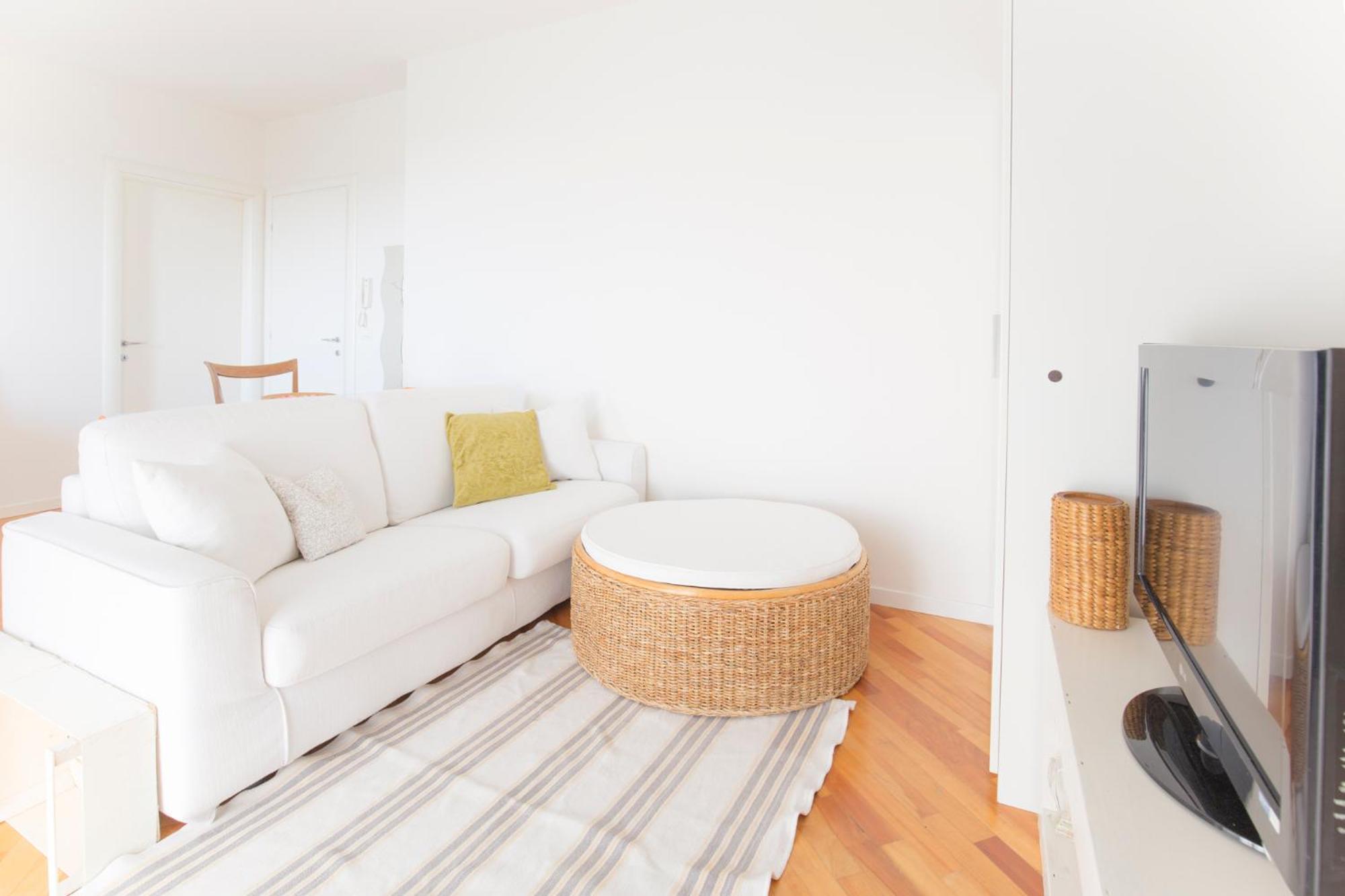 One-Bedroom Apartment with Park View