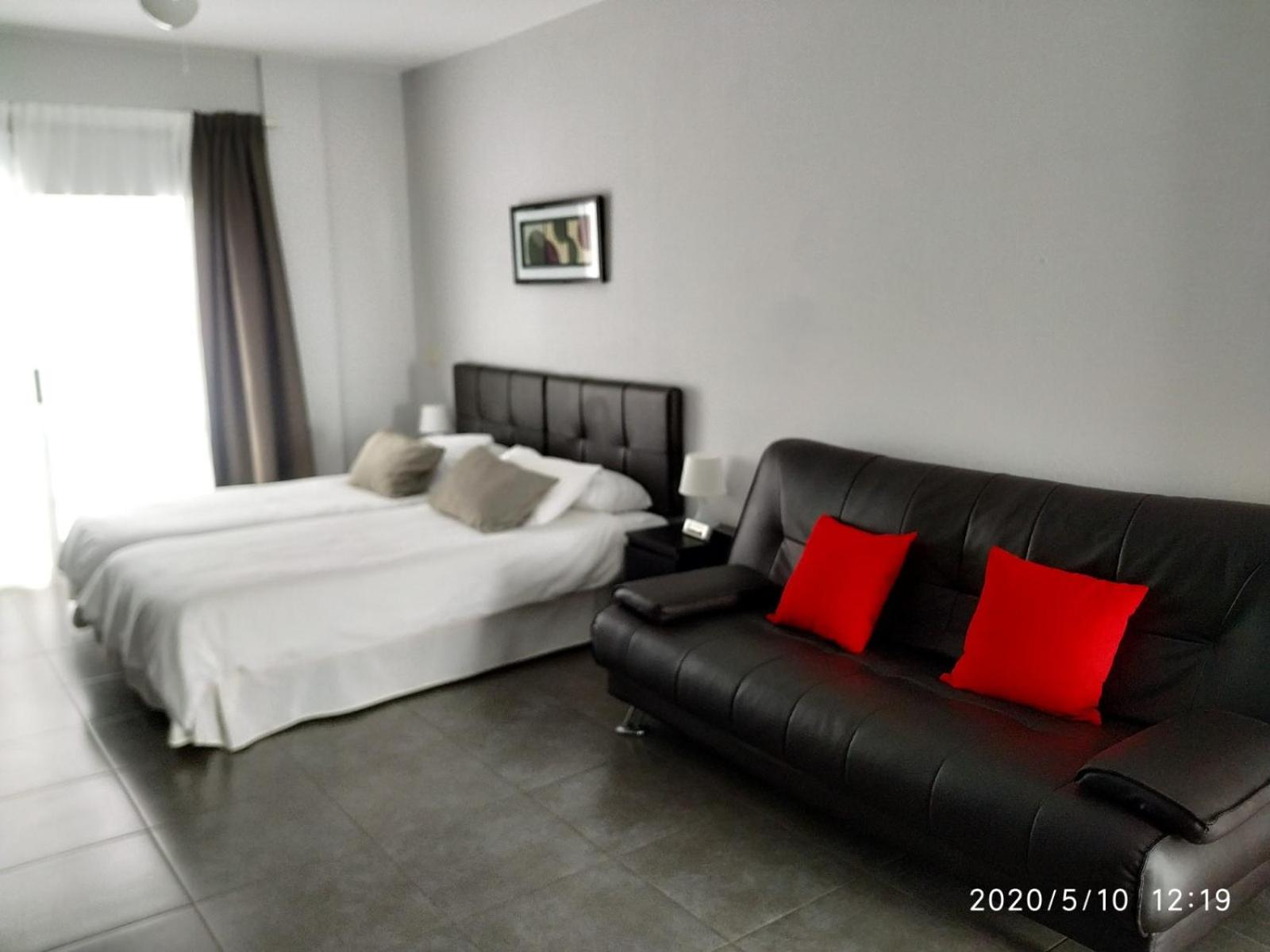 Studio - Photo 27