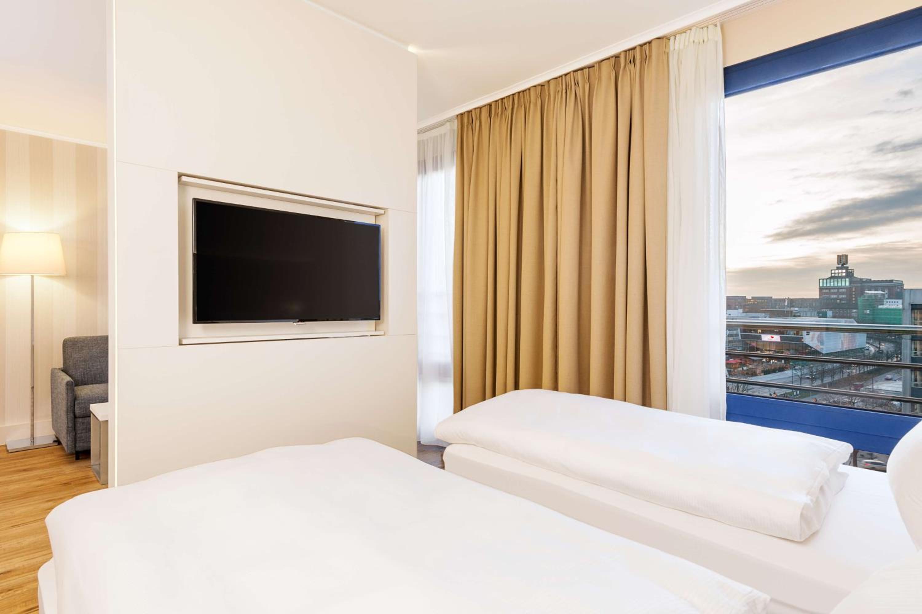 Suite - Photo 8