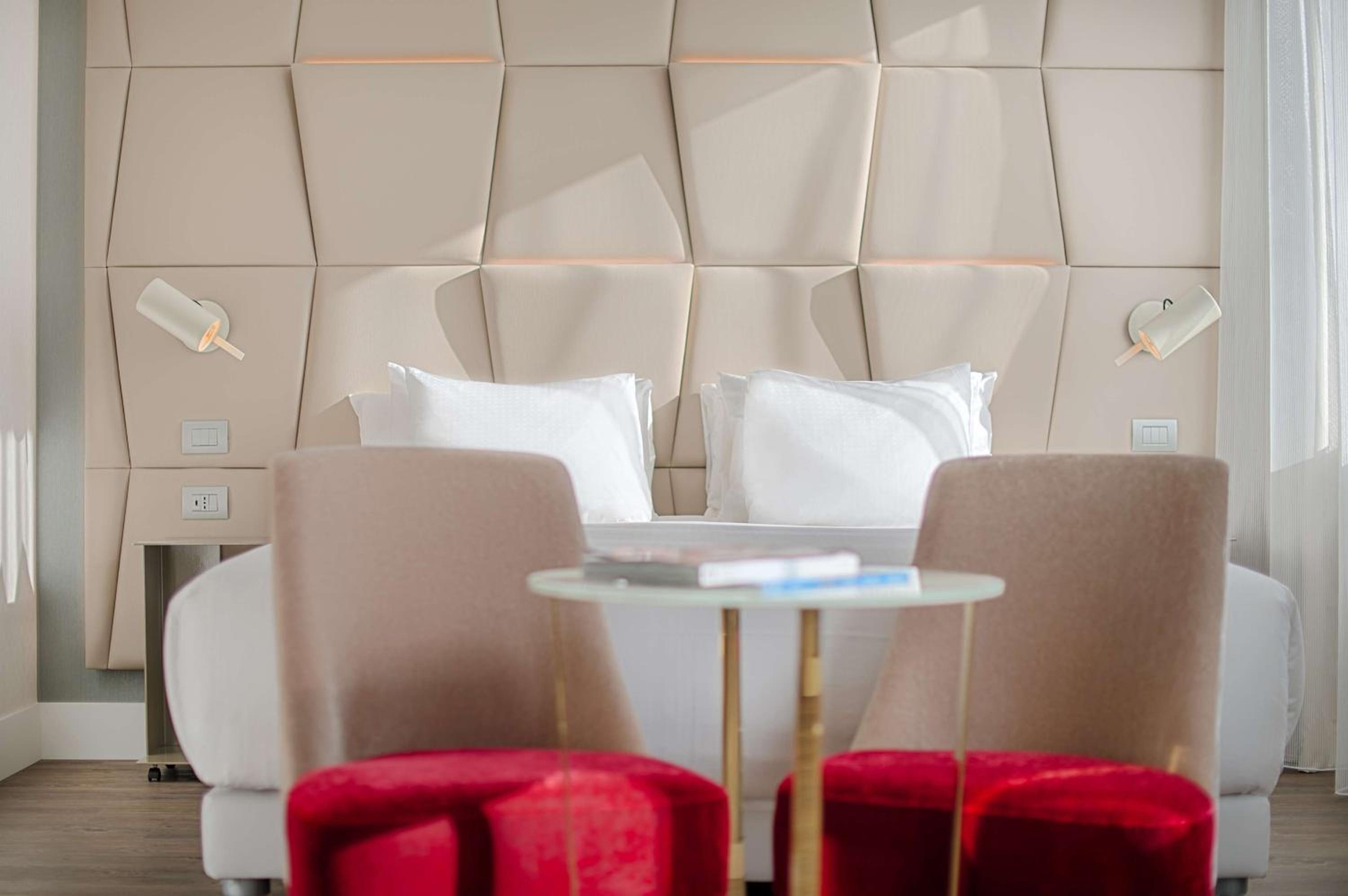 Premium Double or Twin Room with Terrace thumbnail 5