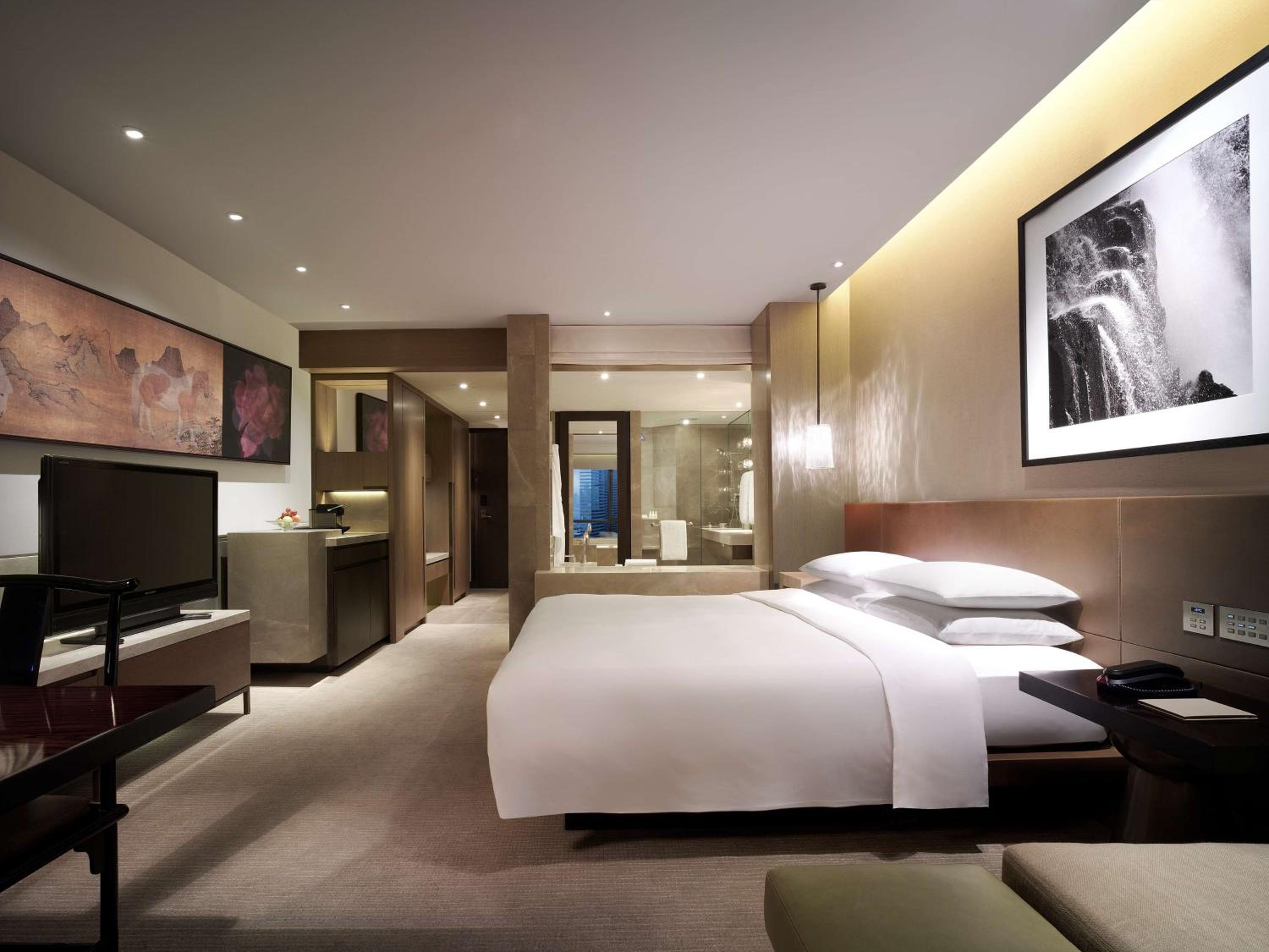 King Room with City View photo 2
