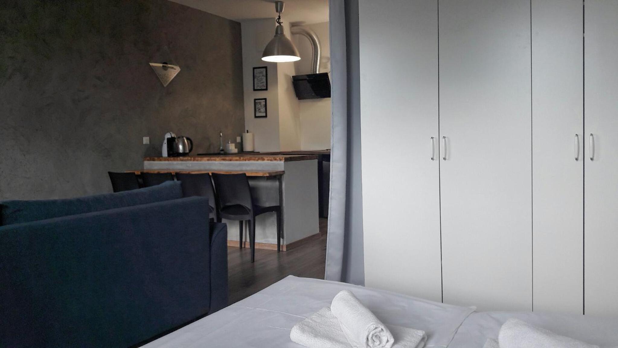 Studio Apartment - Photo 10