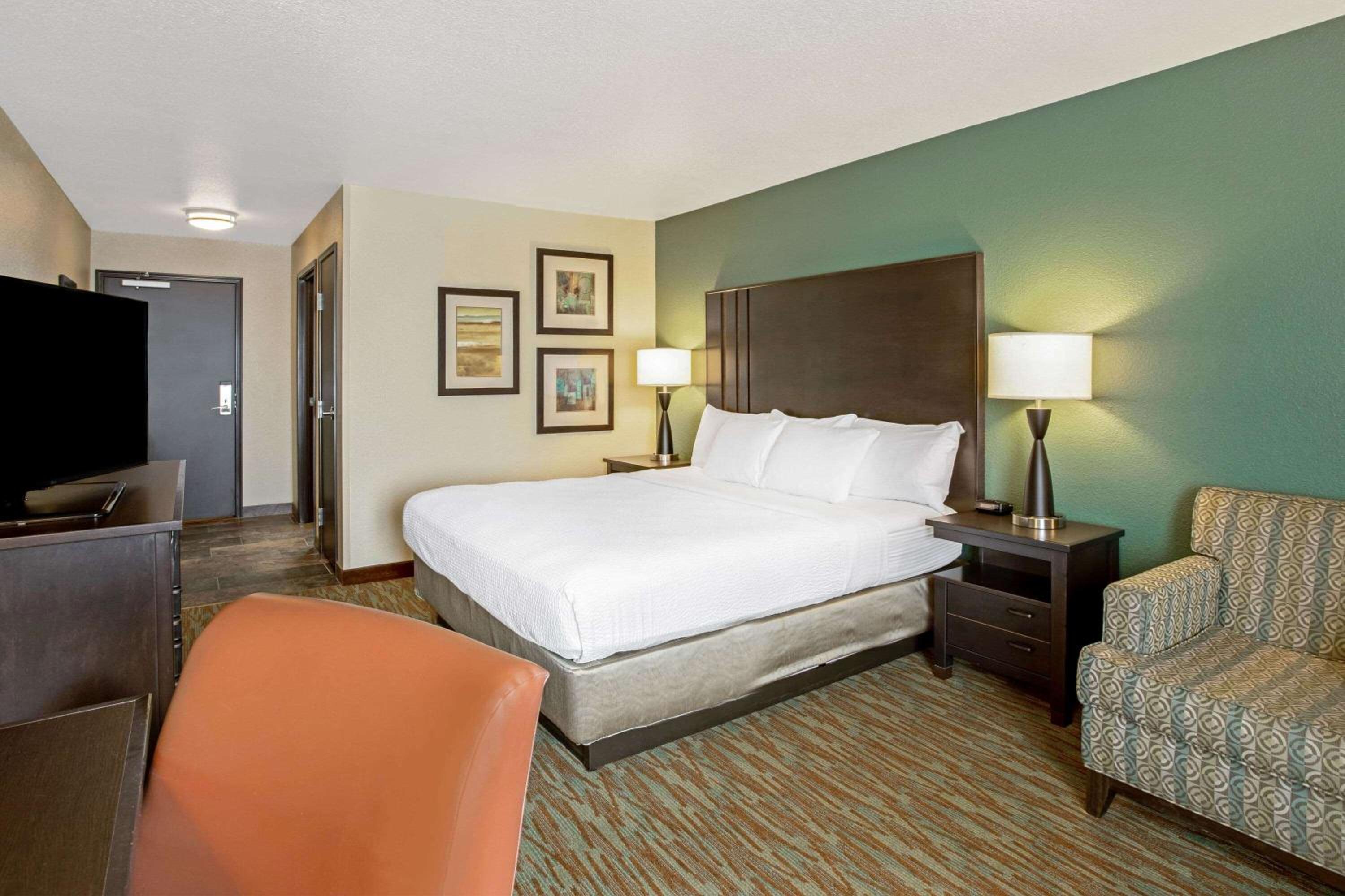 King Room with Mobility/Hearing Impaired Access - Non-Smoking photo 1