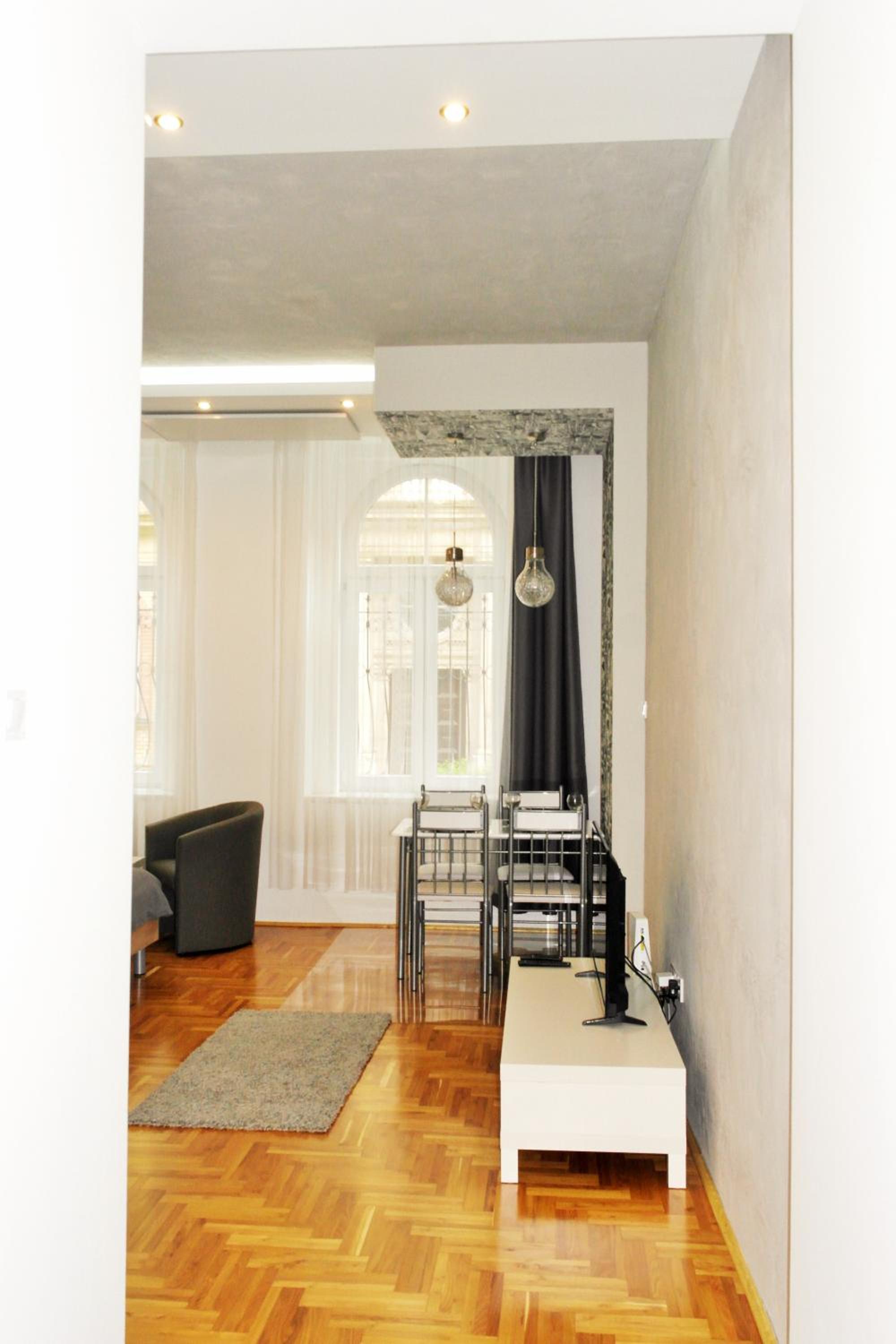 Apartment - Photo 2